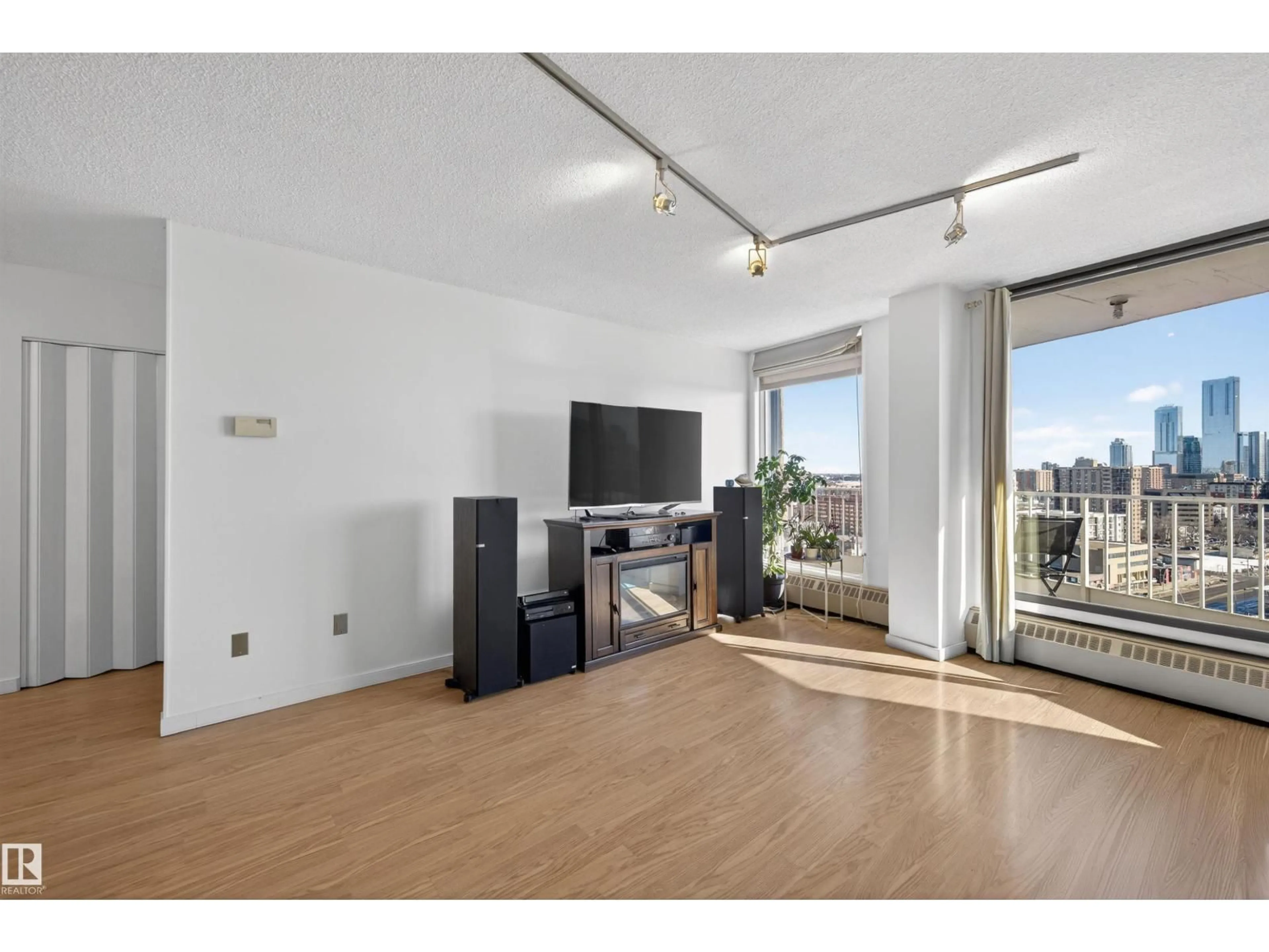 A pic of a room for 10045 - 1608 117 ST, Edmonton Alberta T6C2C1