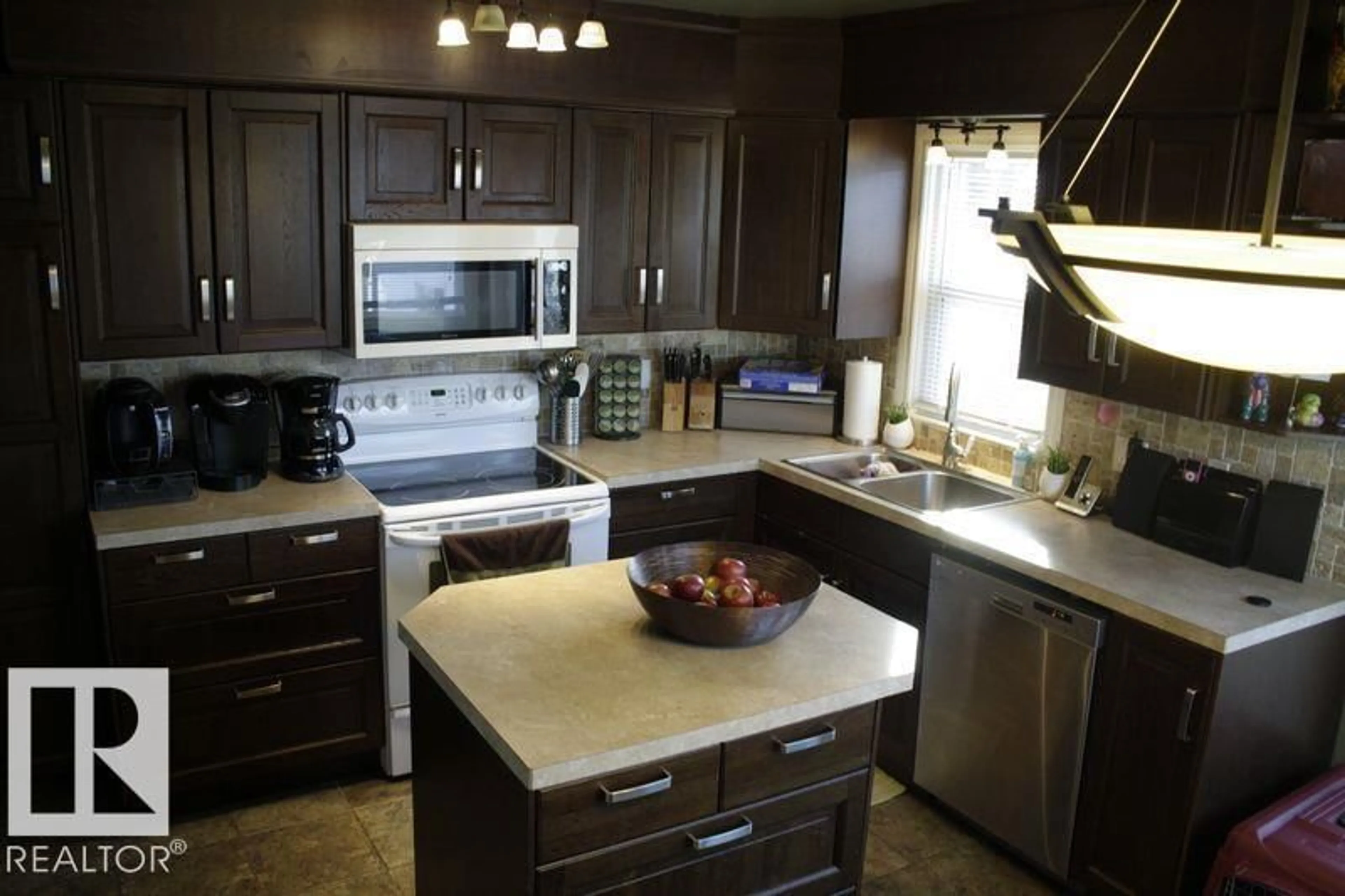 Unknown for 7921 97 AV, Edmonton Alberta T6C2B6