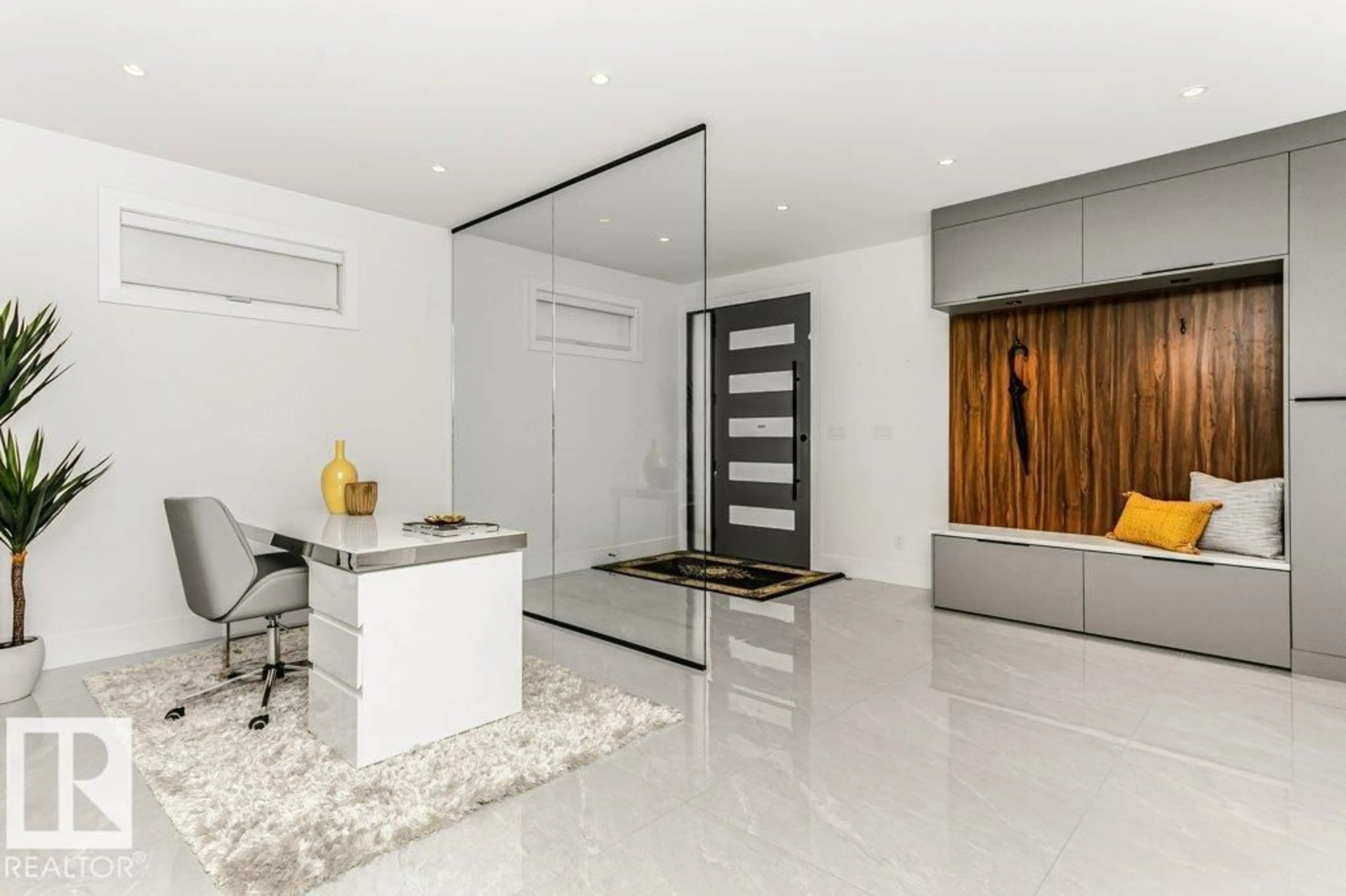 Indoor foyer for 2942 KOSTASH DR, Edmonton Alberta T6W3J8