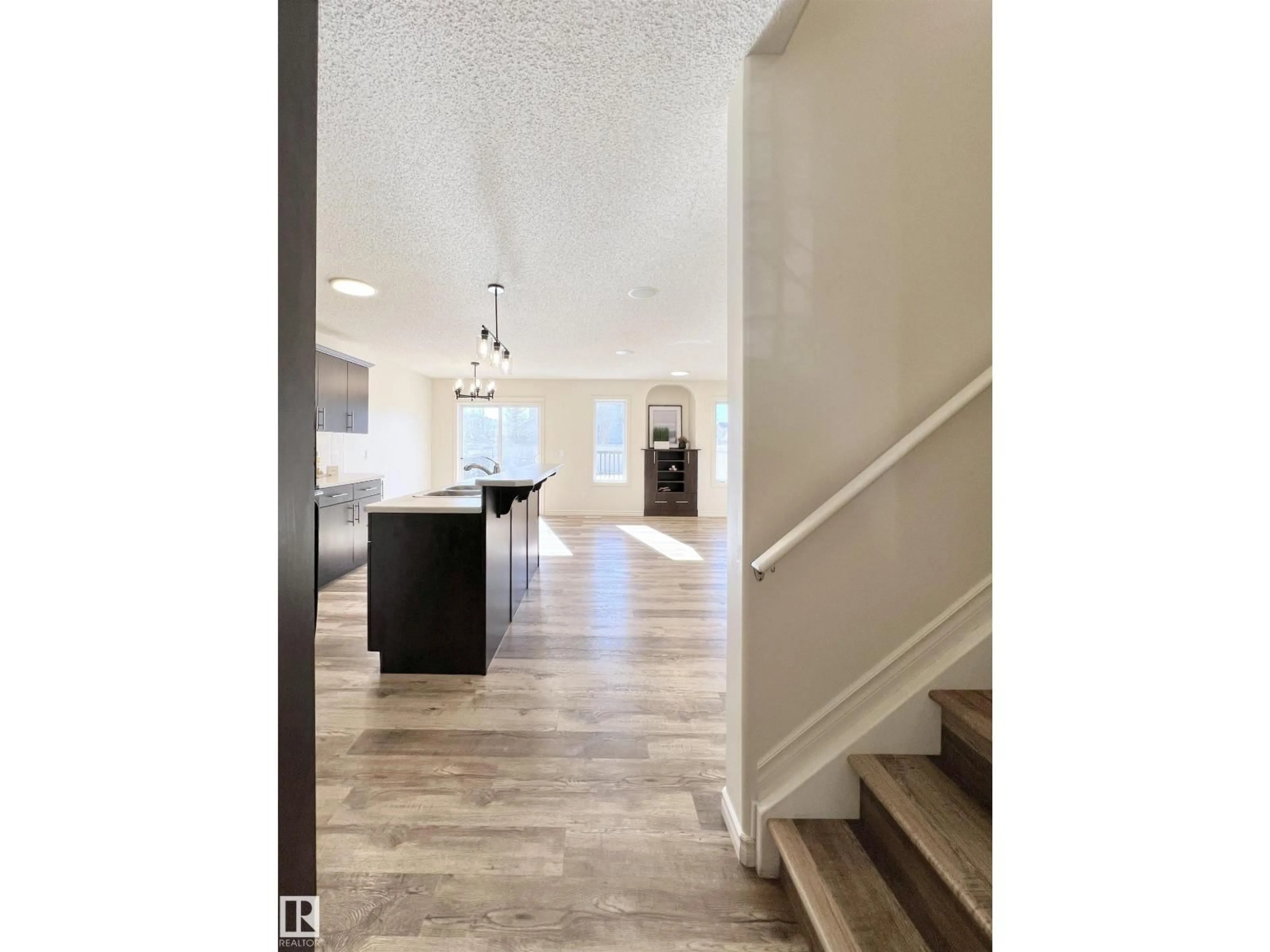 Indoor entryway for SW - 17127 7A AV, Edmonton Alberta T6W0M5