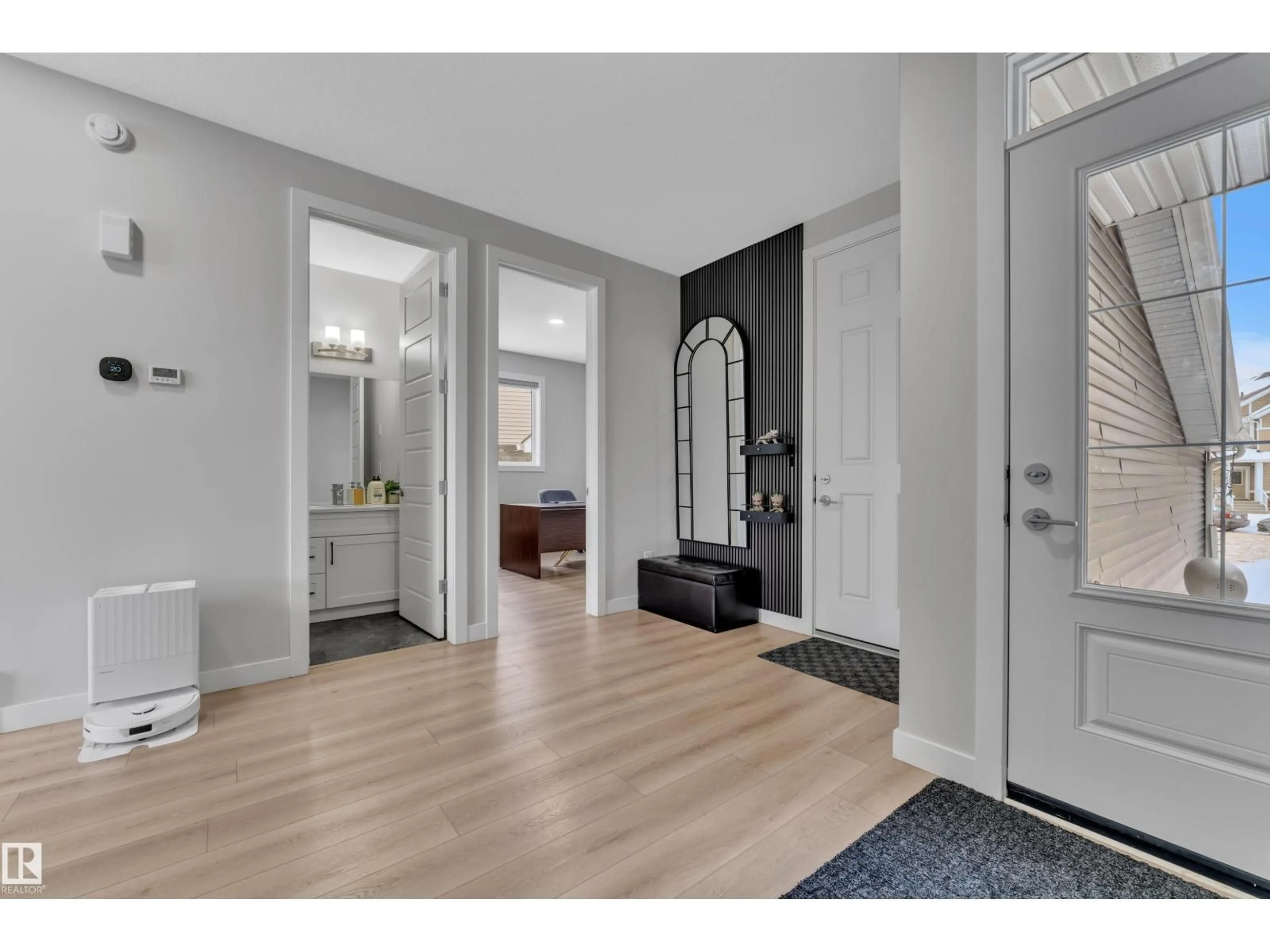 Indoor entryway for 3003 4 ST, Edmonton Alberta T6T2V6