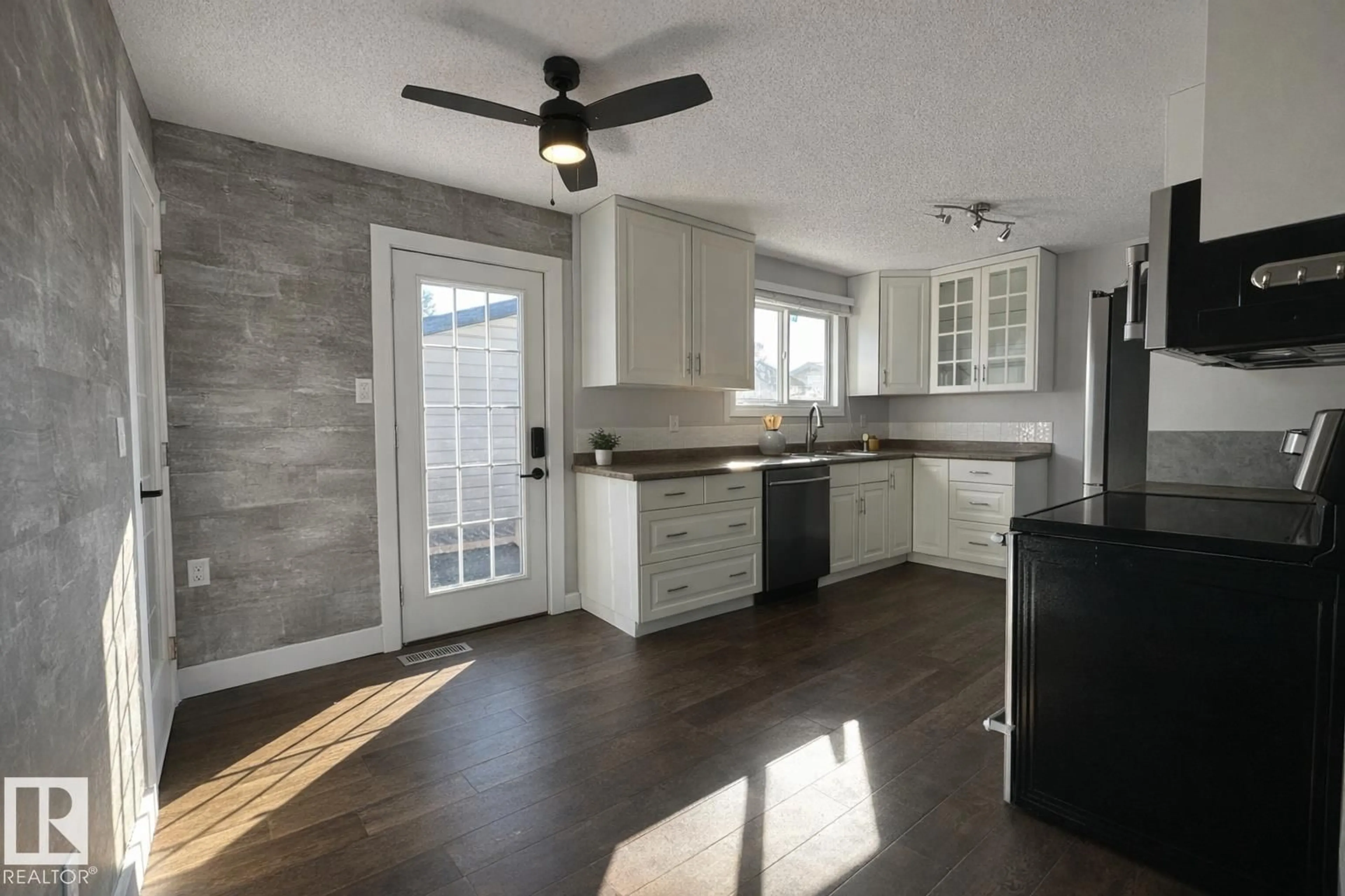 Open concept kitchen, unknown for 2111 146 AV, Edmonton Alberta T5Y1T6