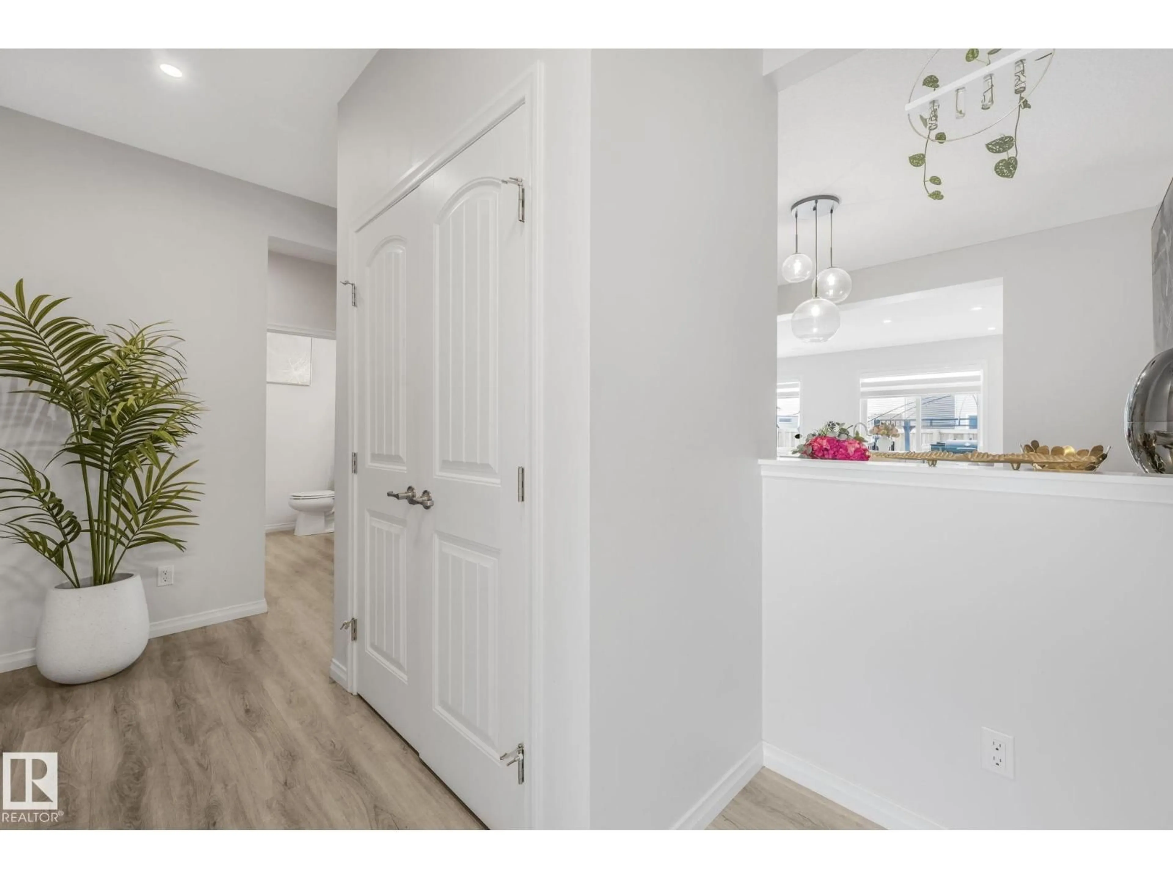 Indoor entryway for 17 DALY PL, Fort Saskatchewan Alberta T8L0X3