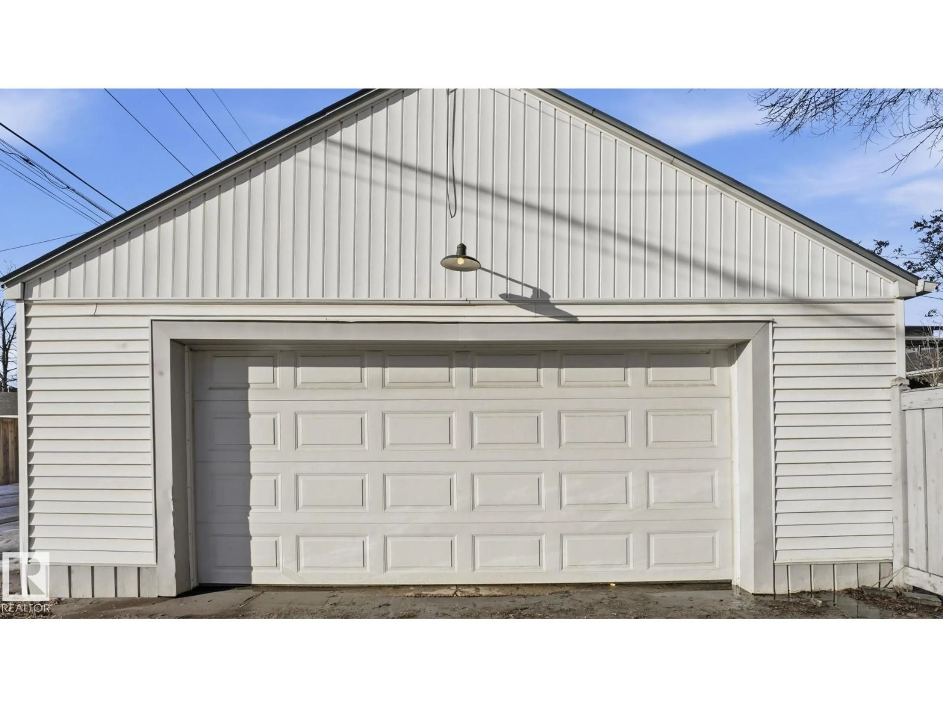 Indoor garage for NW - 10922 117 ST, Edmonton Alberta T5N3N6