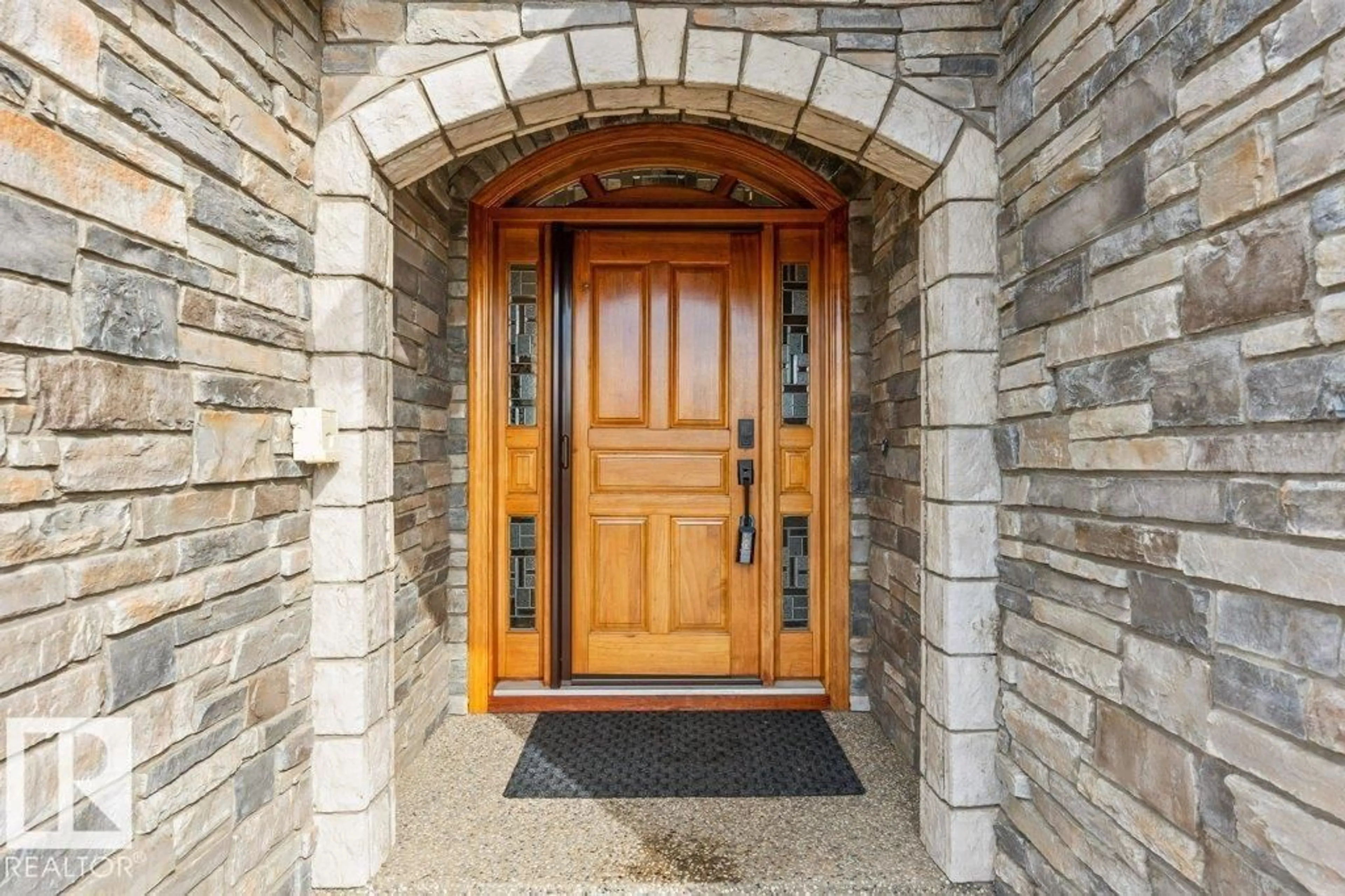 Indoor entryway for 9 - 10500 103 AV, Morinville Alberta T8R0E7