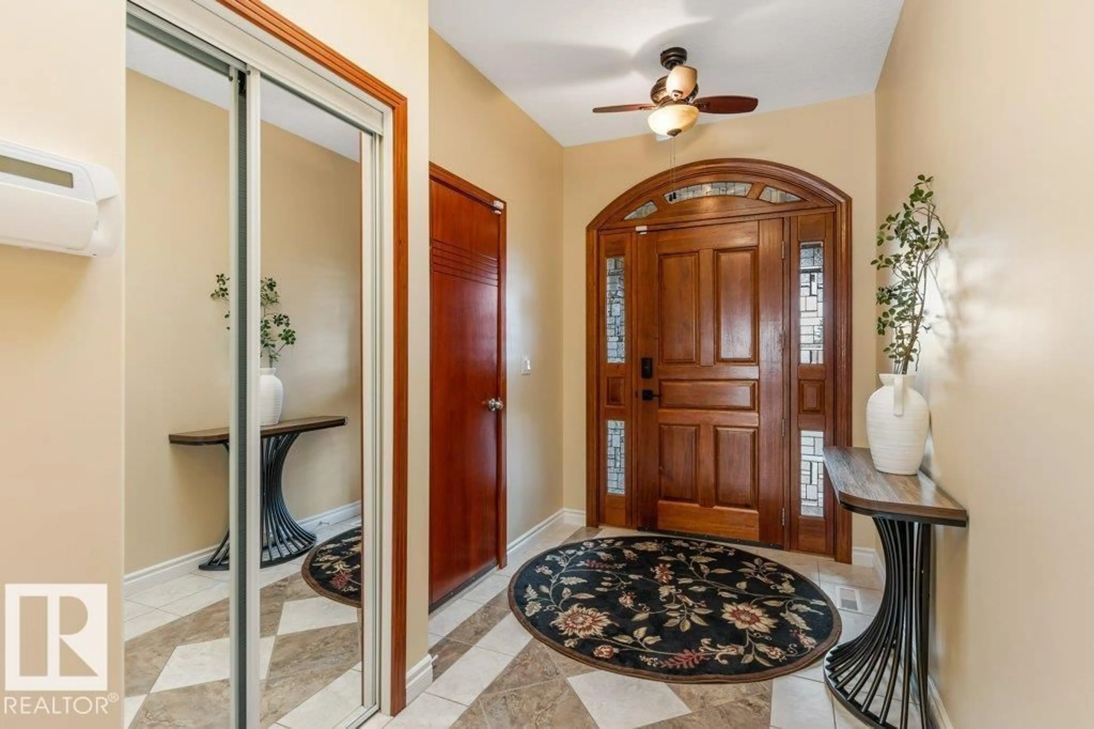 Indoor entryway for 9 - 10500 103 AV, Morinville Alberta T8R0E7