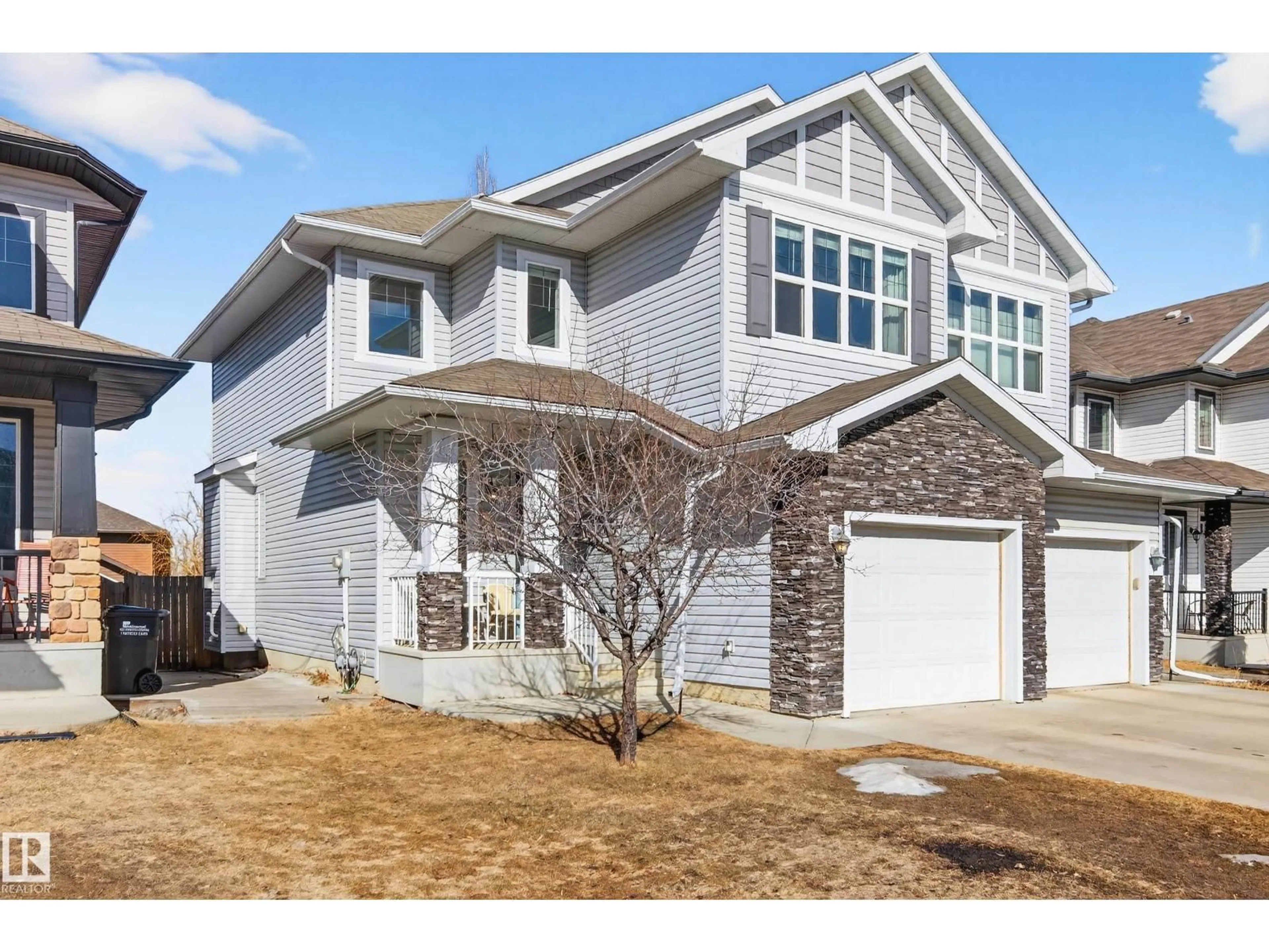 Home with vinyl exterior material, street for 6064 SUNBROOK LD, Sherwood Park Alberta T8H0J6