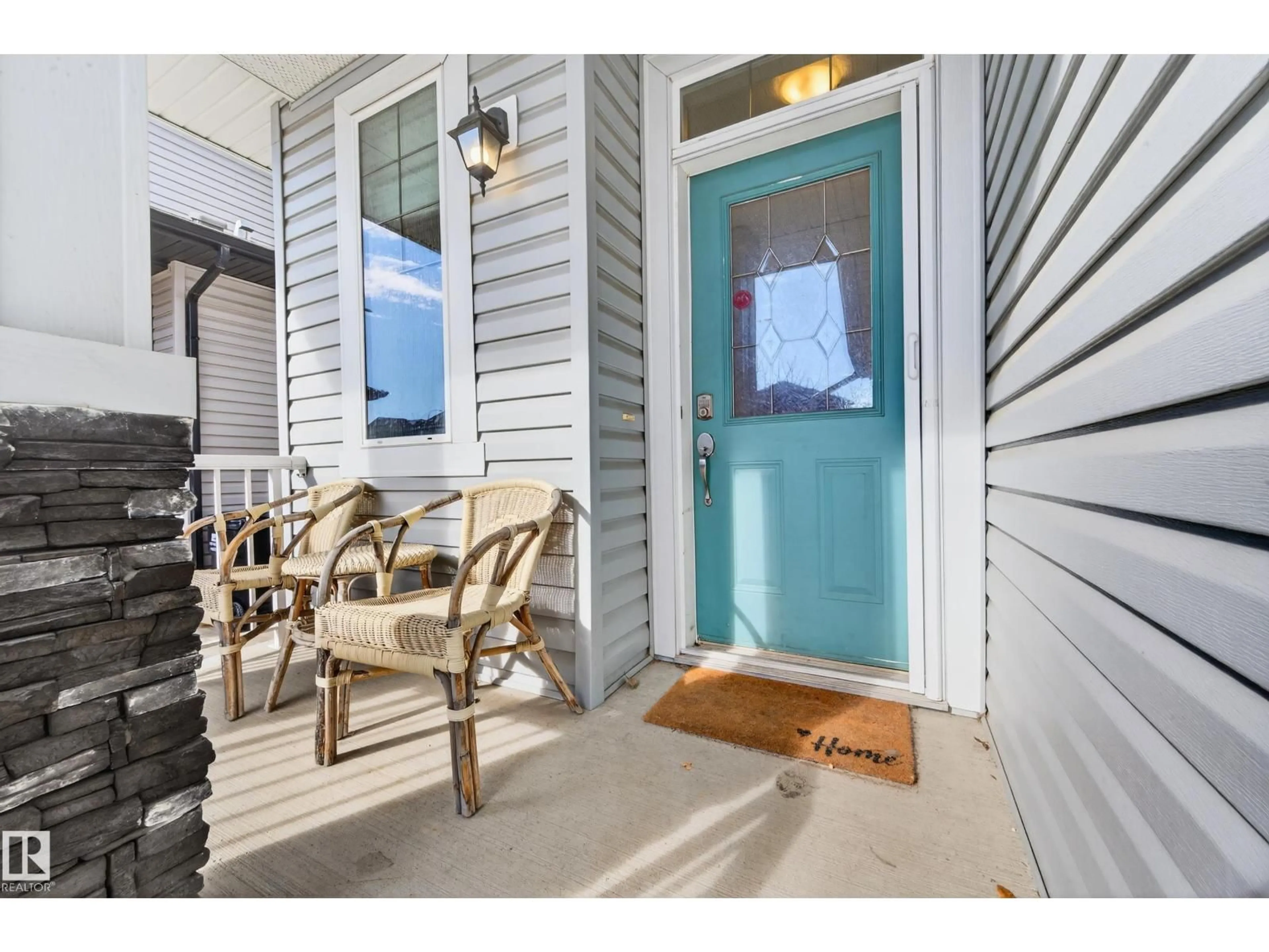 Indoor entryway for 6064 SUNBROOK LD, Sherwood Park Alberta T8H0J6
