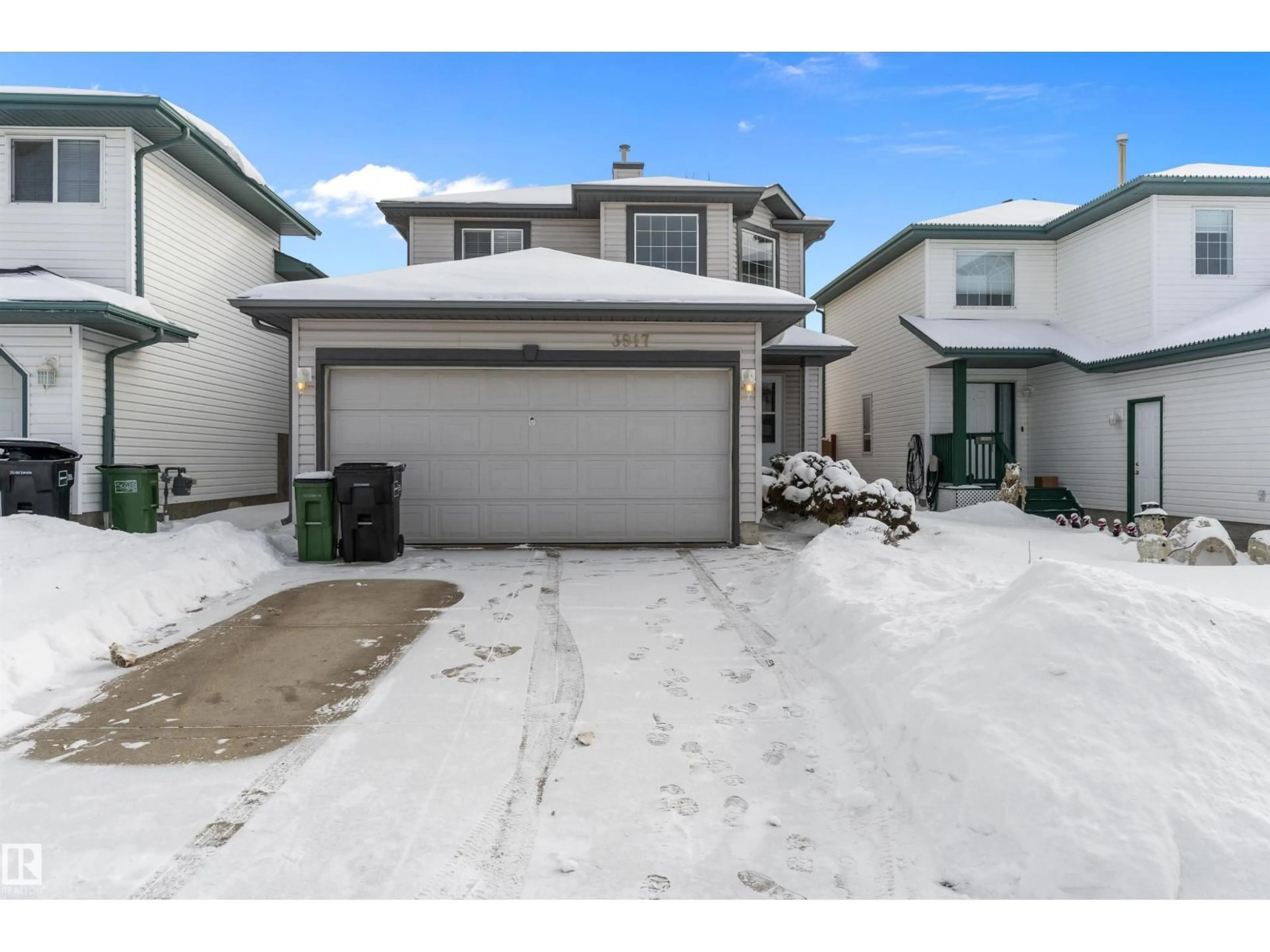 A pic from outside/outdoor area/front of a property/back of a property/a pic from drone, street for 3517 22 ST, Edmonton Alberta T6T1W2