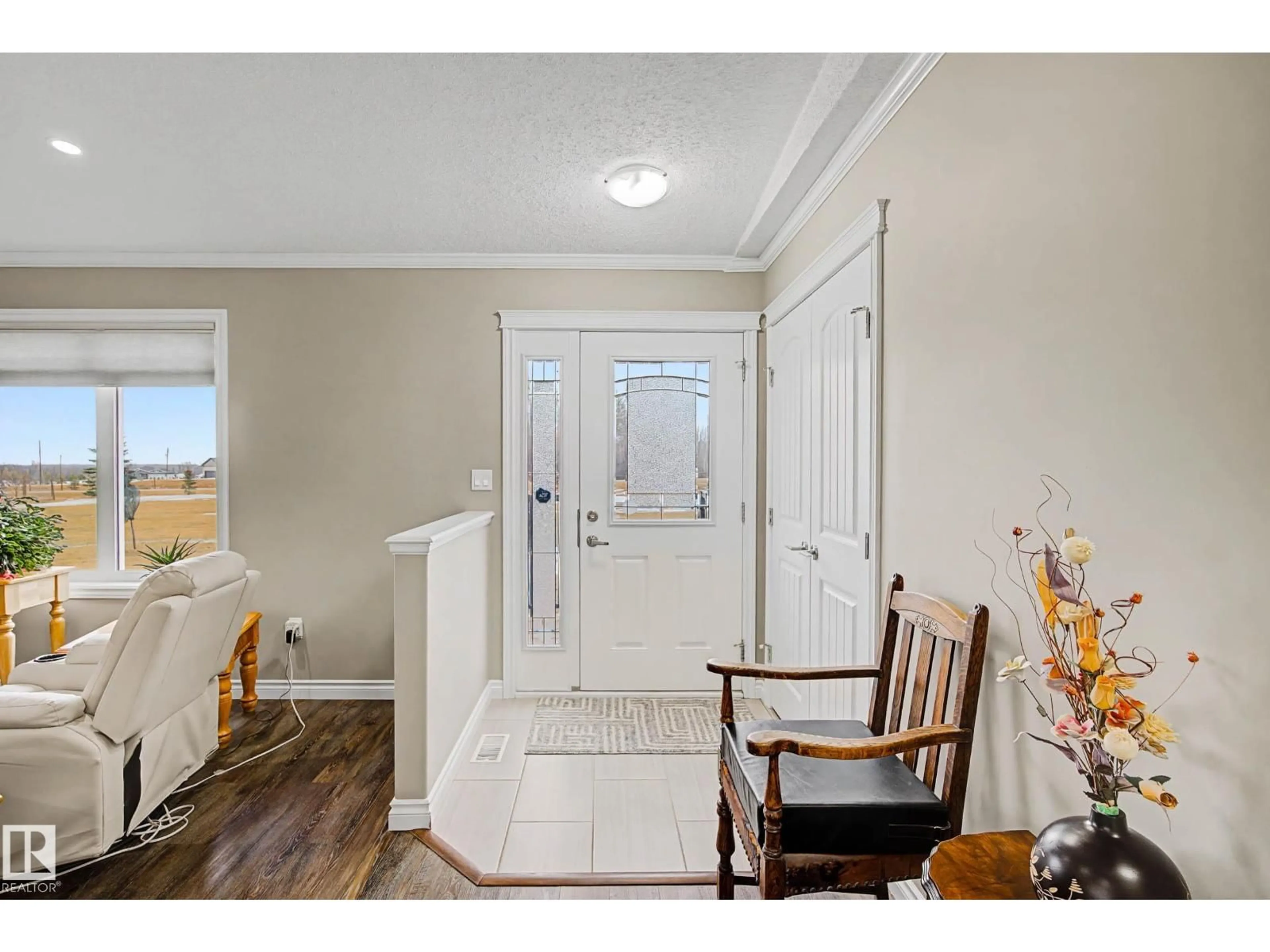 Indoor entryway for 6 - 53509 HWY 43, Rural Lac Ste. Anne County Alberta T0E1V0