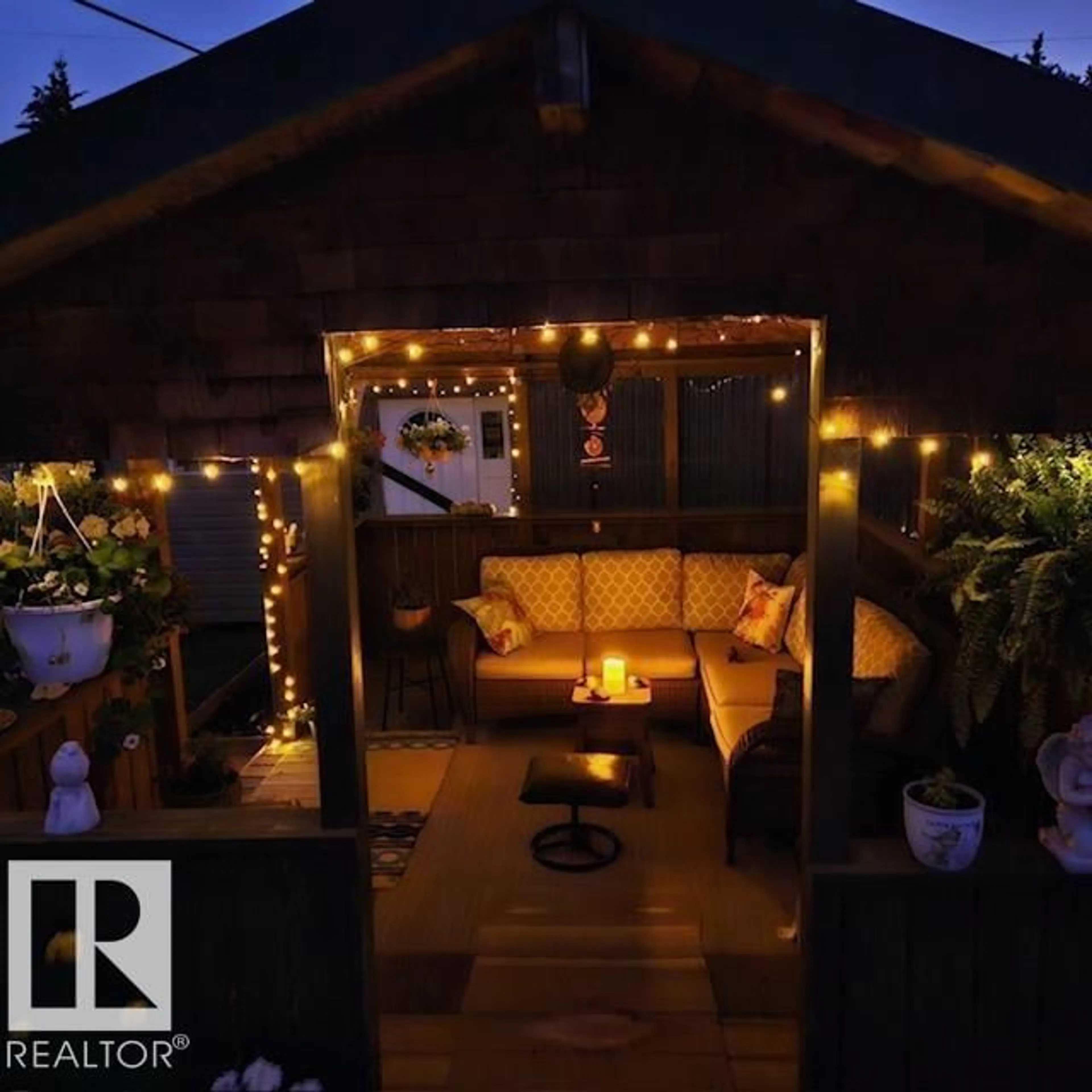 Patio, unknown for 5326 45 ST, Vegreville Alberta T9C1C5