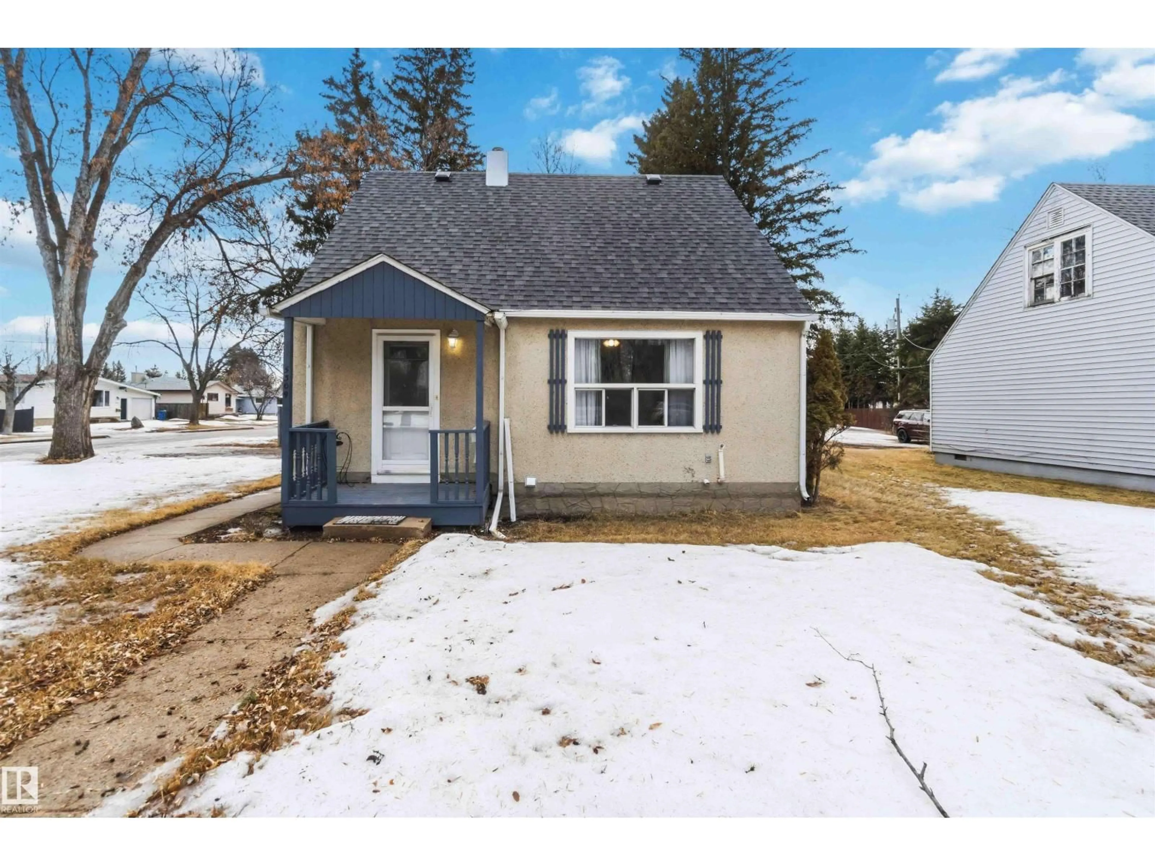 Home with vinyl exterior material, street for 5309 48 ST, Wetaskiwin Alberta T9A1G4