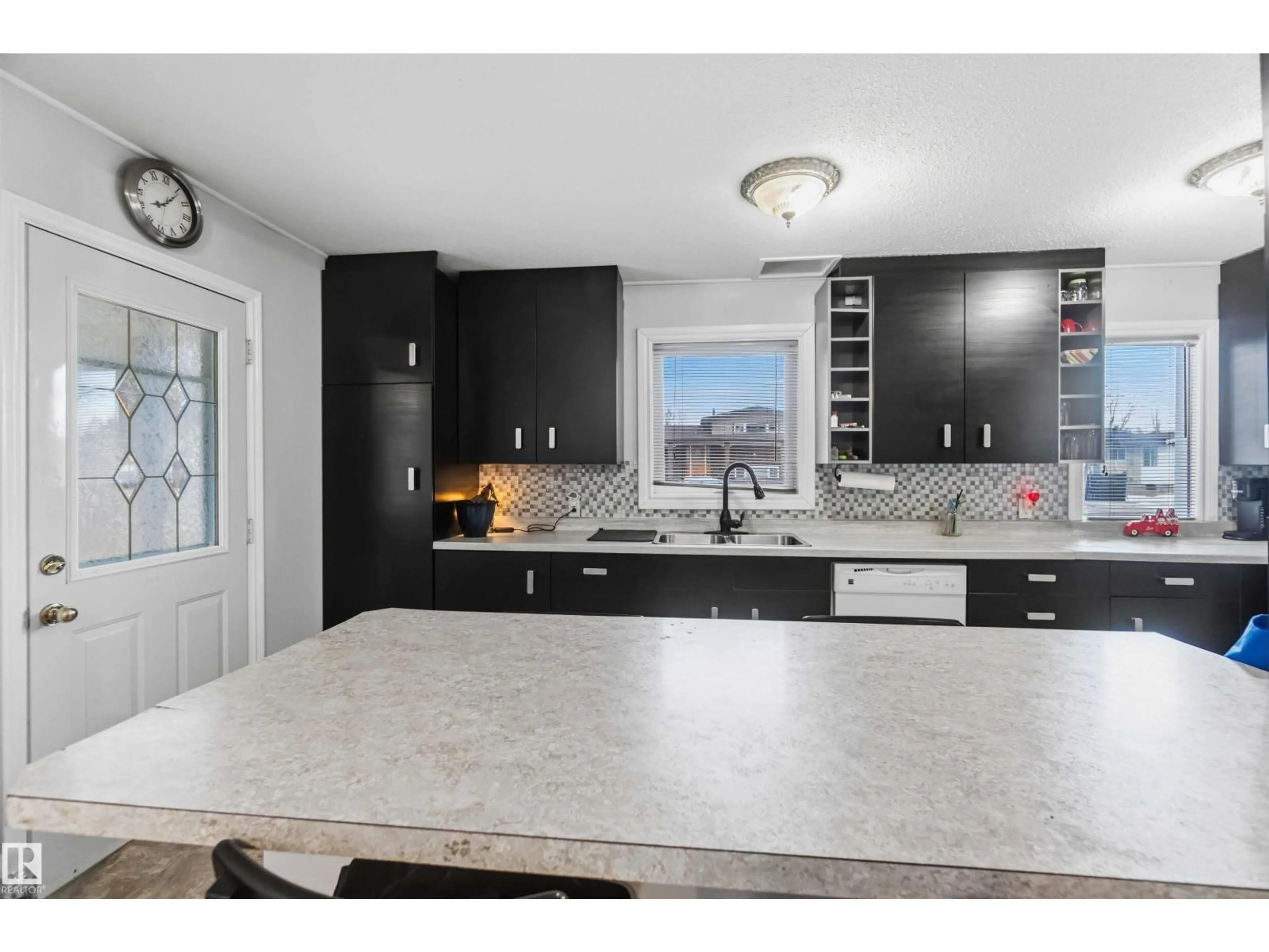 Open concept kitchen, ceramic/tile floor for 5309 48 ST, Wetaskiwin Alberta T9A1G4