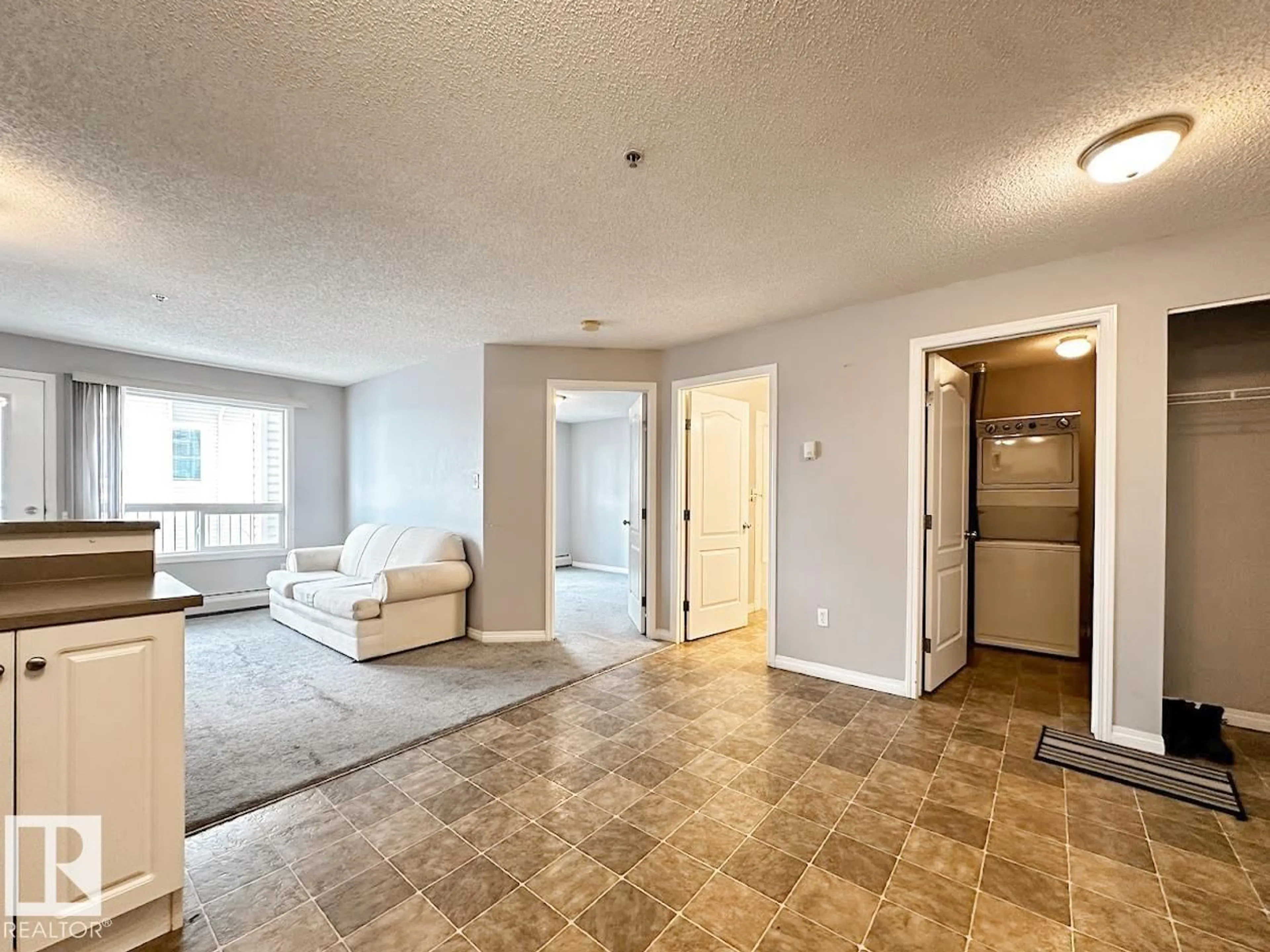 A pic of a room for 7331 - 6315 SOUTH TERWILLEGAR DR, Edmonton Alberta T6R0L9