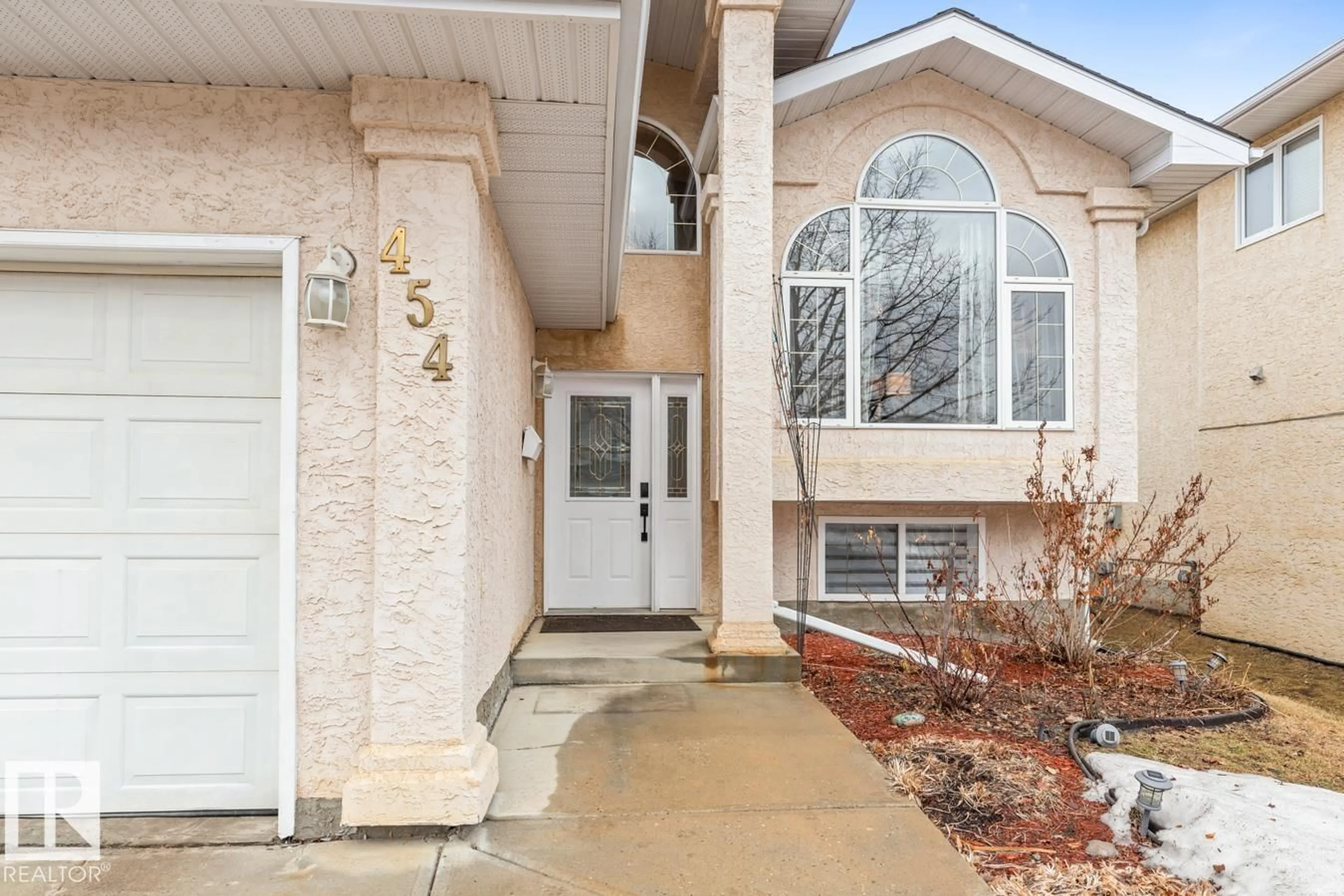 Unknown for 454 ORMSBY RD W, Edmonton Alberta T5T6B1