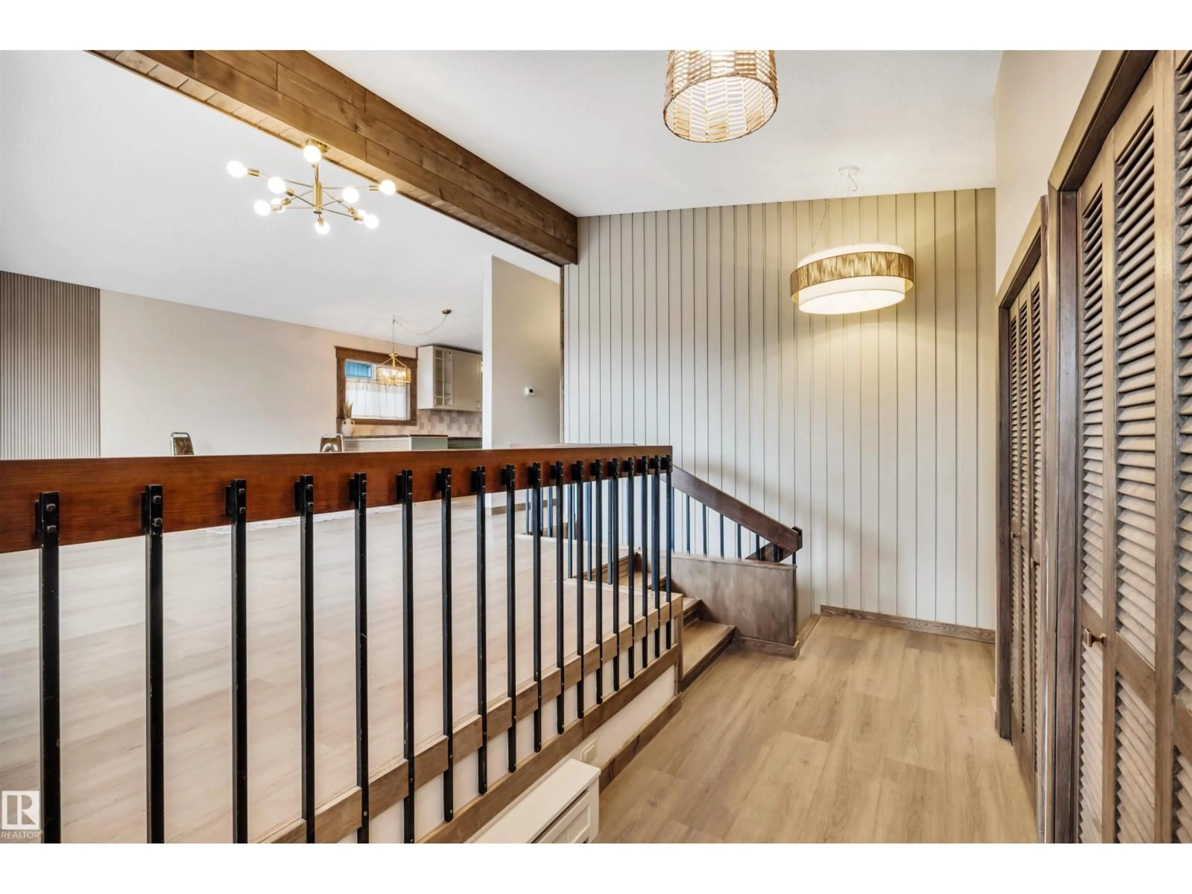 Indoor foyer for 5209 45 AV, Vegreville Alberta T9C1A2