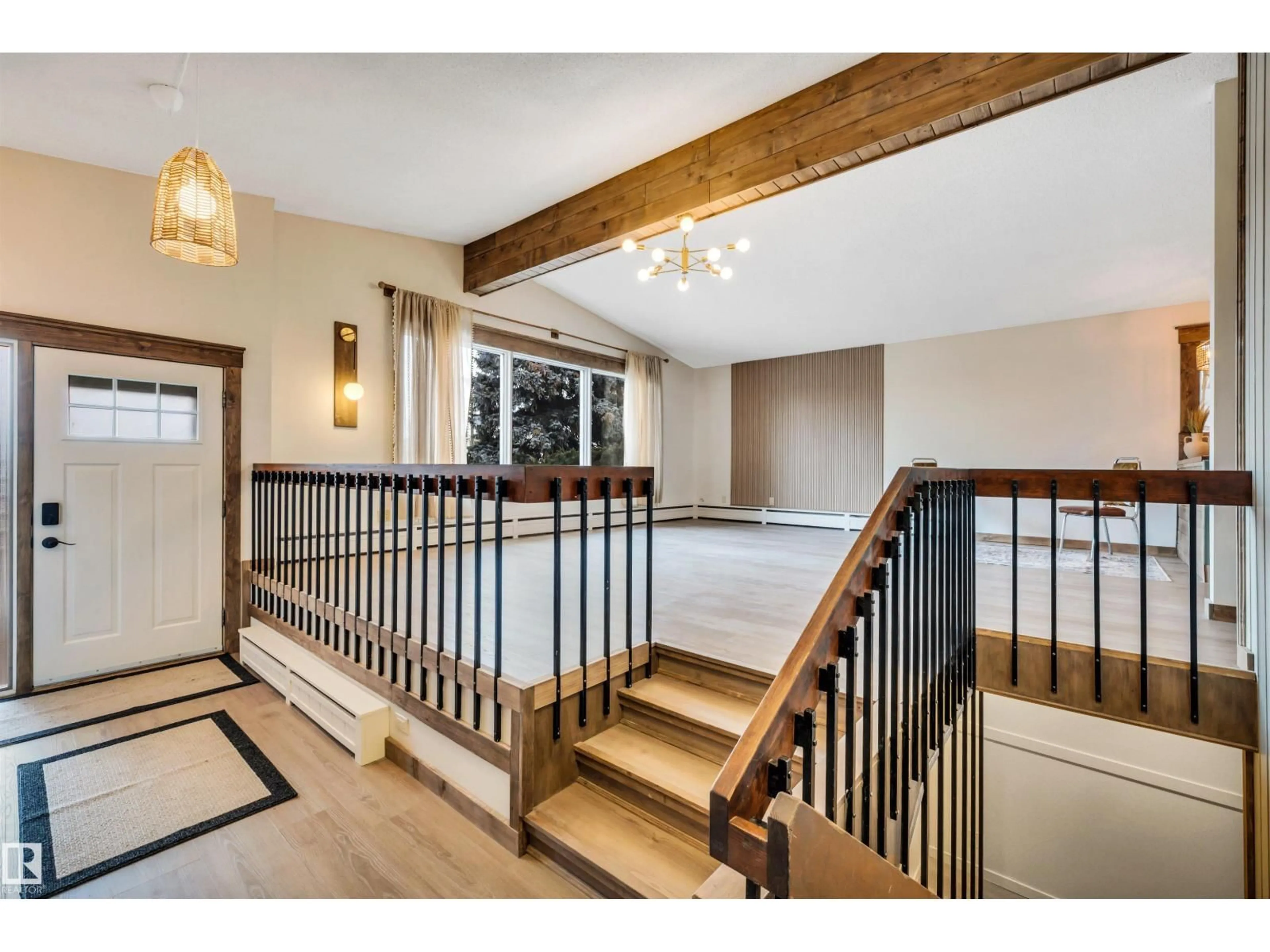 Indoor foyer for 5209 45 AV, Vegreville Alberta T9C1A2