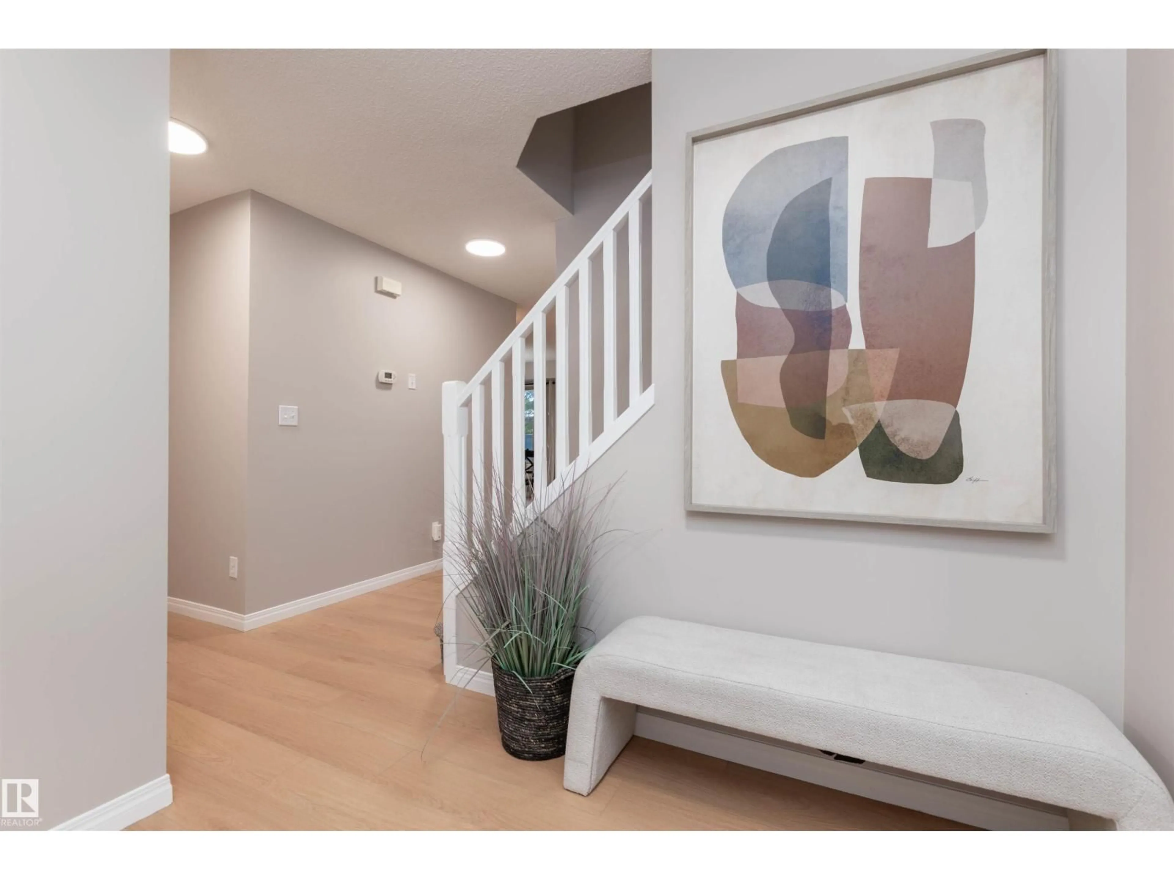 Indoor entryway for #223 - 223 SUMMERWOOD DR, Sherwood Park Alberta T8H0C5