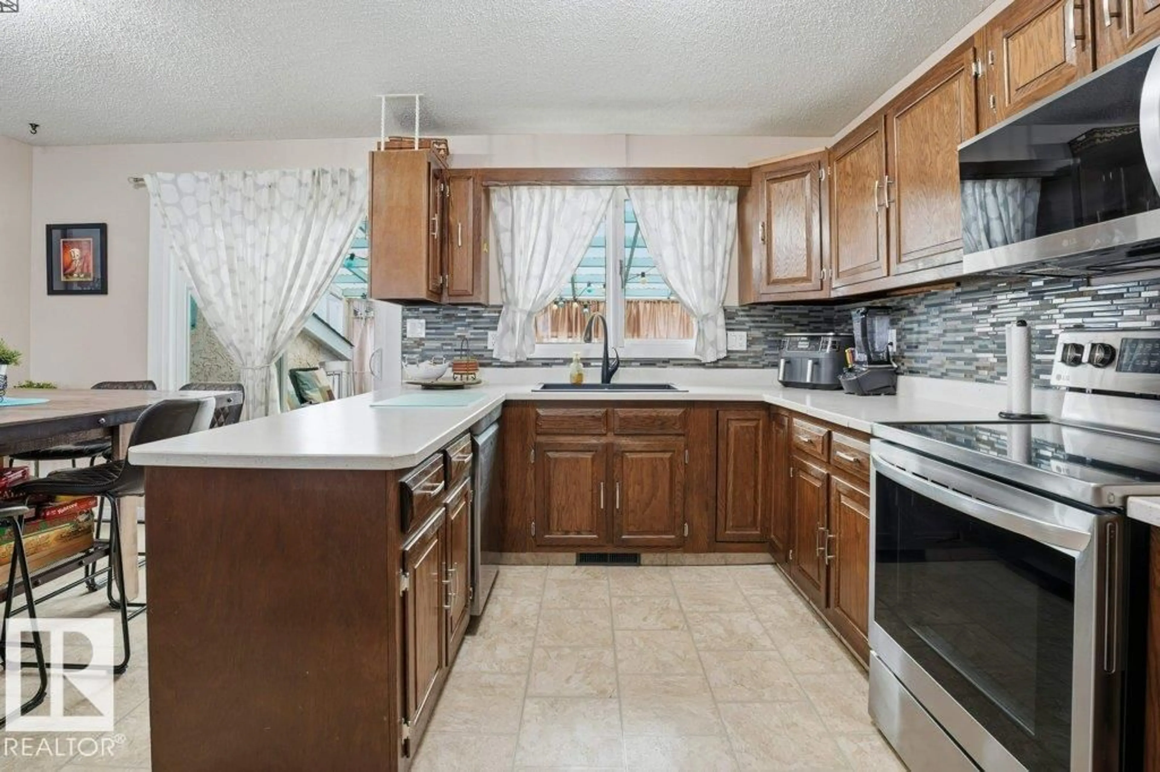 Standard kitchen, ceramic/tile floor for 5119 51 ST, Legal Alberta T0G1L0