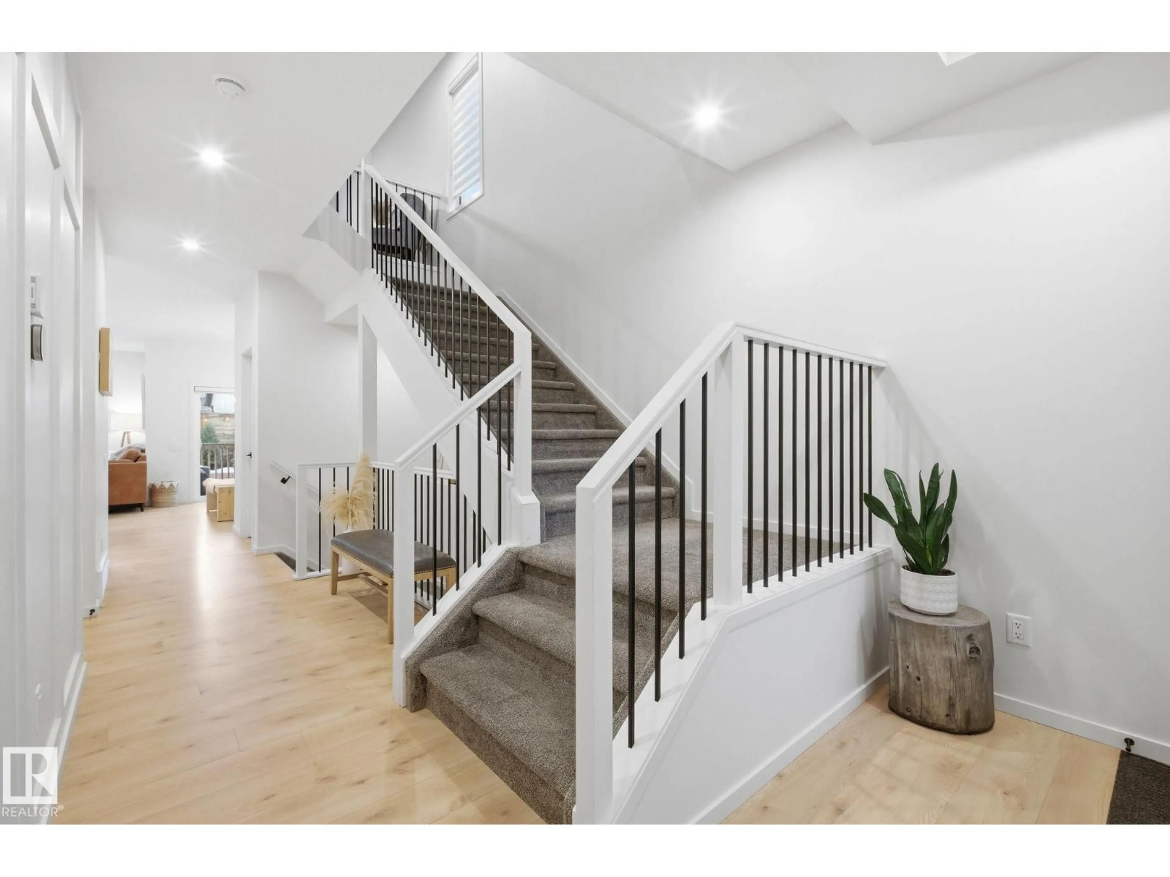 Stairs for 48 RIVERHILL CR, St. Albert Alberta T8N7N4