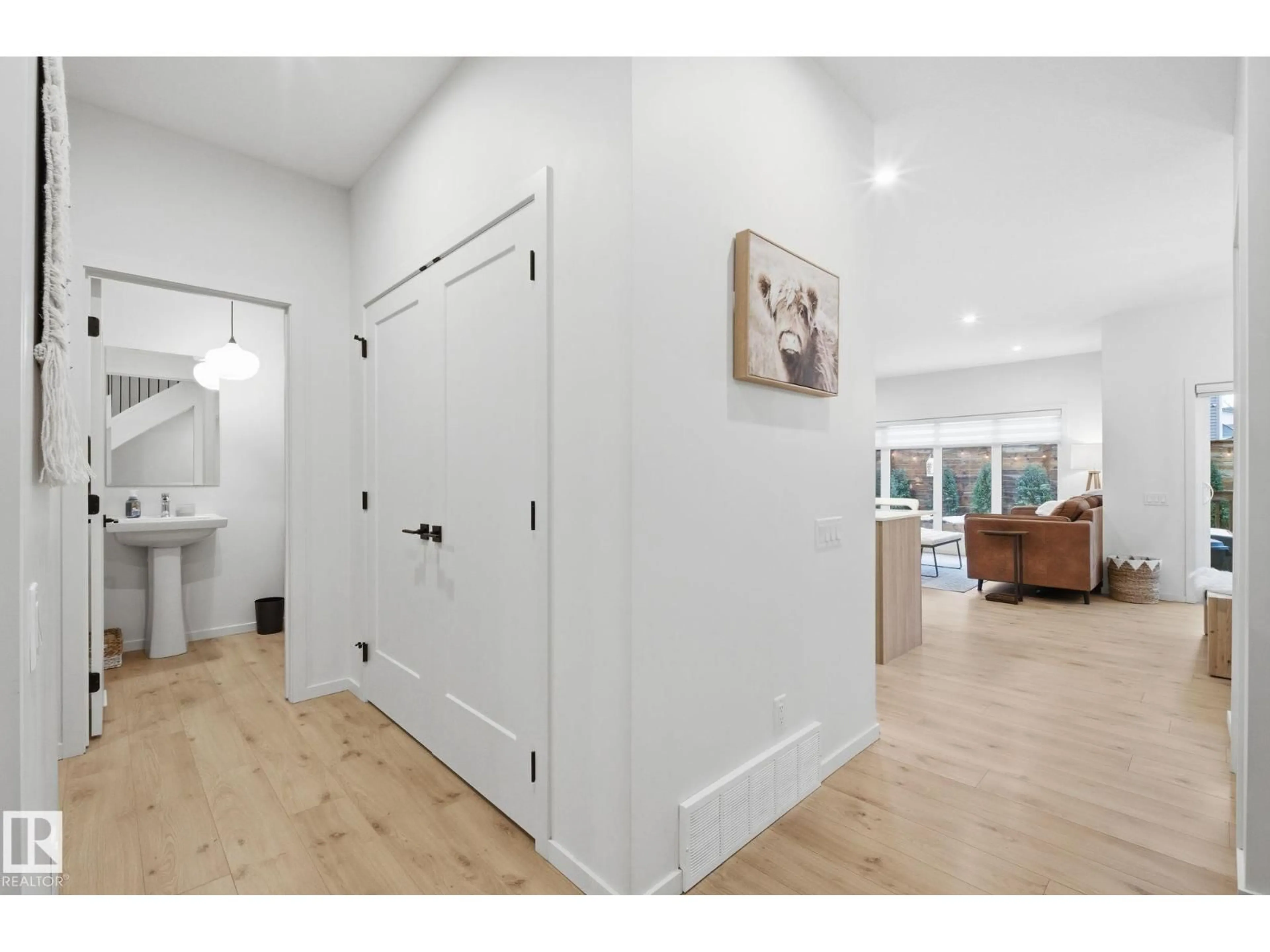 Indoor entryway for 48 RIVERHILL CR, St. Albert Alberta T8N7N4