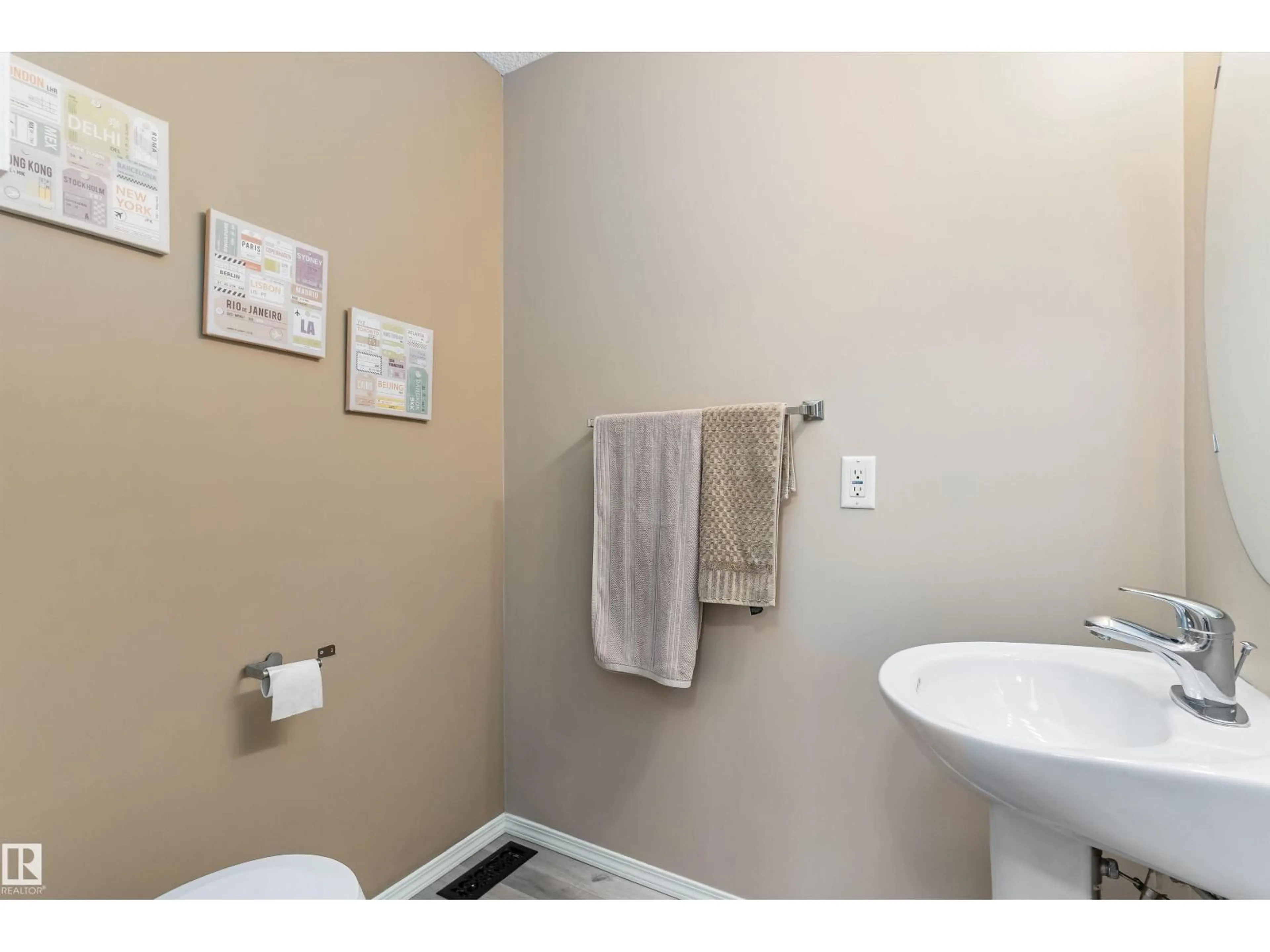 Standard bathroom, ceramic/tile floor for 73 - 1428 HODGSON WY, Edmonton Alberta T6R3P8