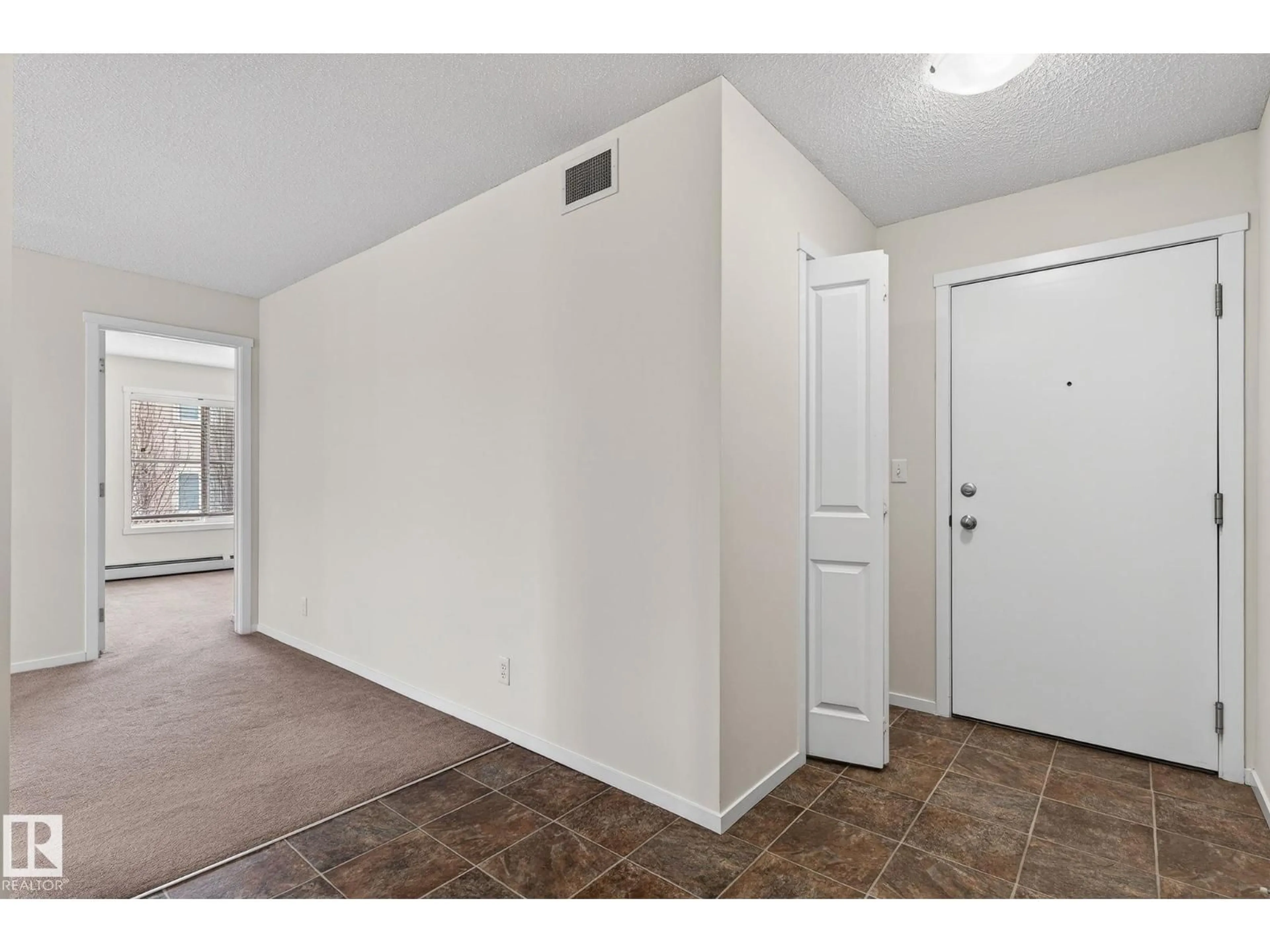 Indoor entryway for 5370 - 227 CHAPPELLE RD, Edmonton Alberta T6W3L5
