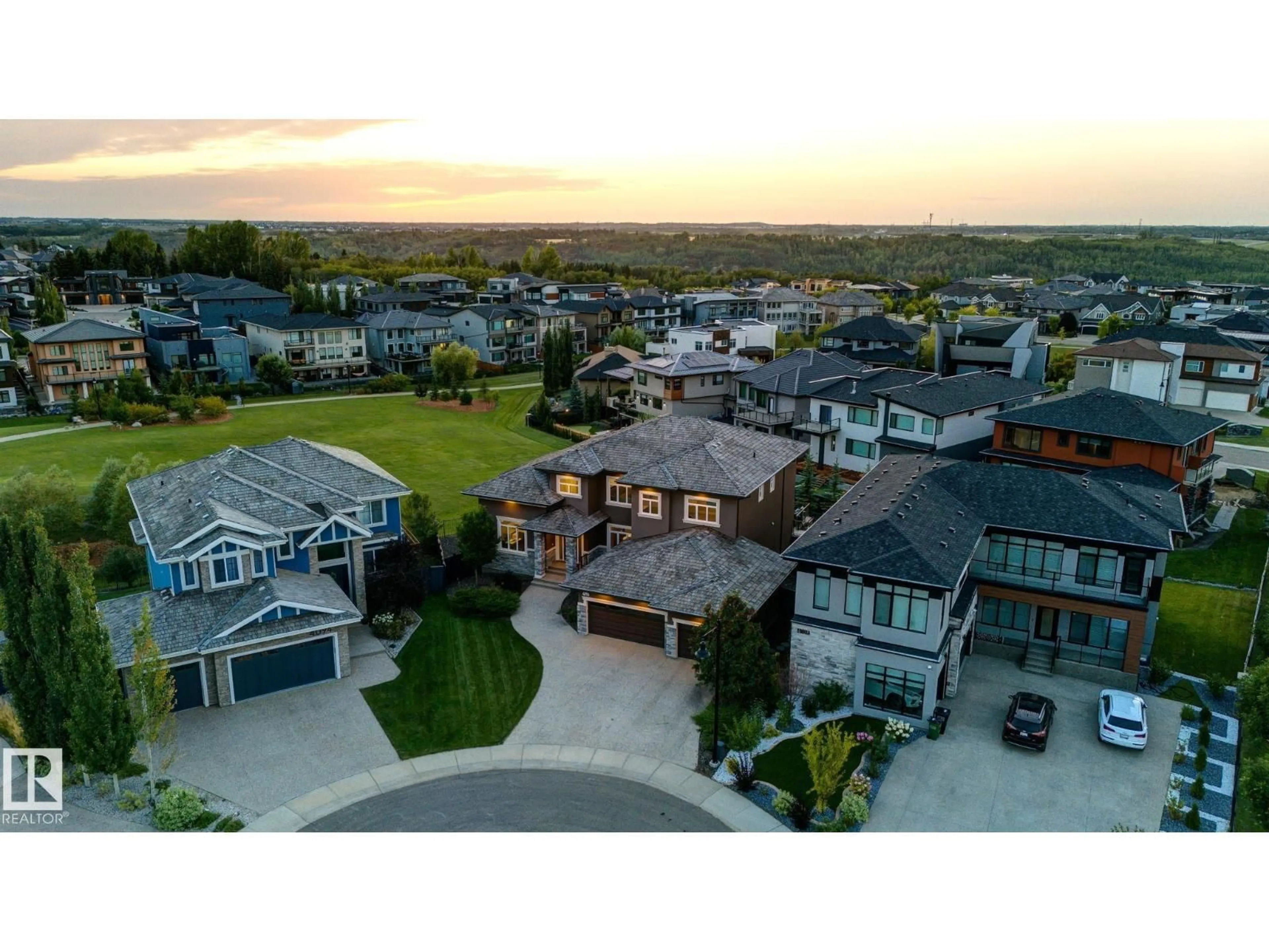 A pic from outside/outdoor area/front of a property/back of a property/a pic from drone, unknown for 4096 WHISPERING RIVER DR, Edmonton Alberta T6W2E2