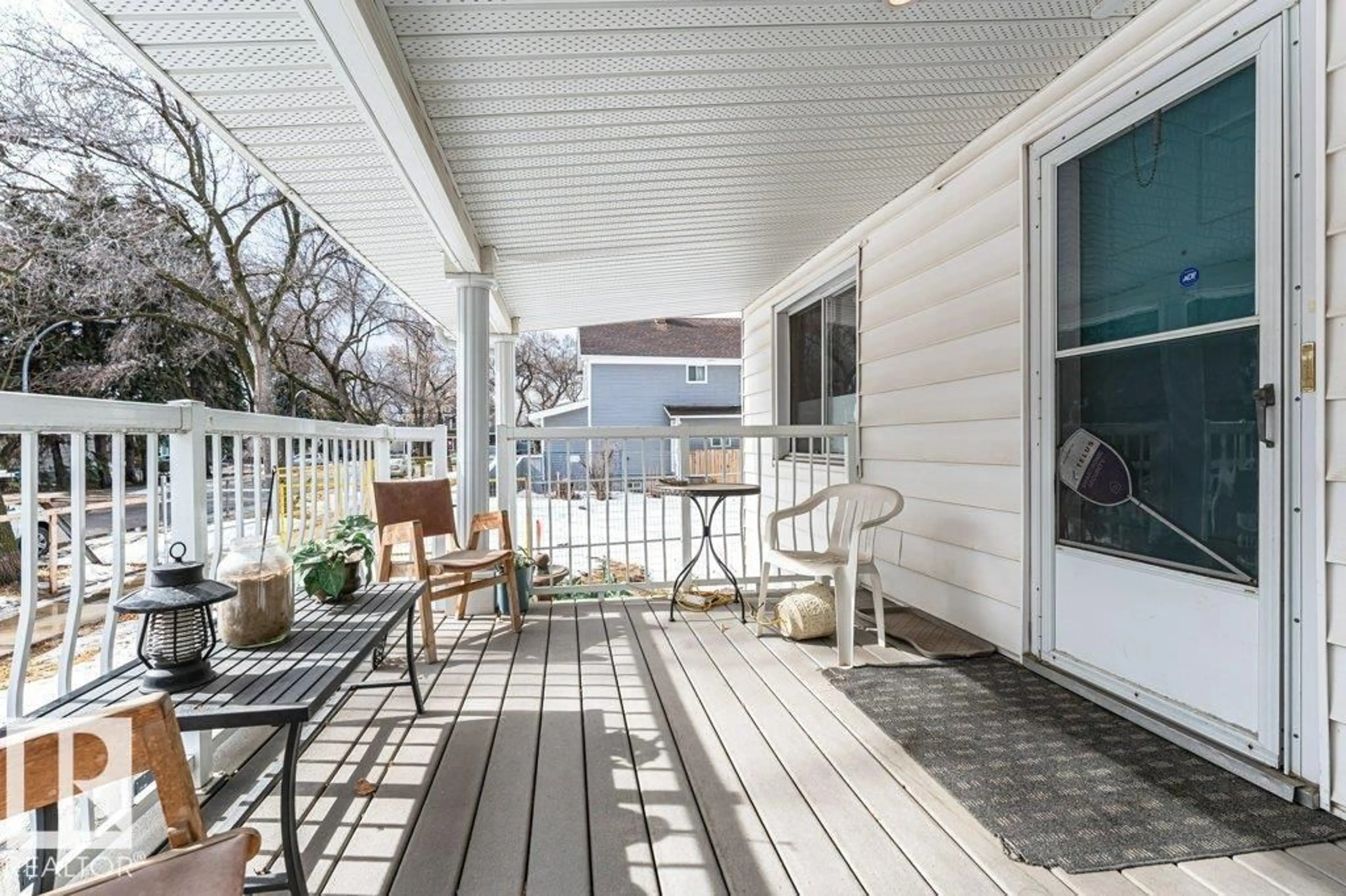 Patio, street for 10516 75 AV, Edmonton Alberta T6E1J4