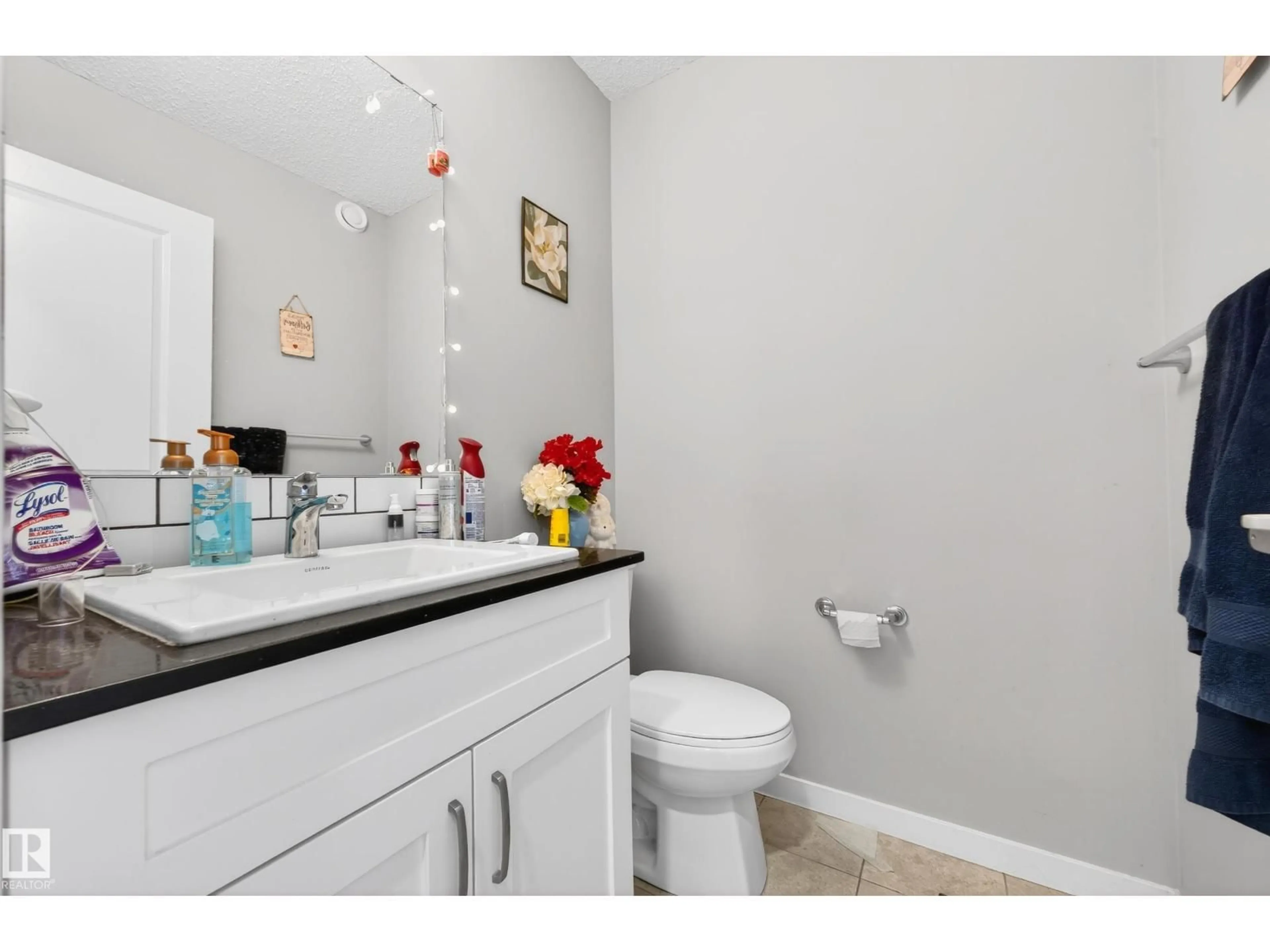 Standard bathroom, ceramic/tile floor for SW - 2317 158A ST, Edmonton Alberta T6W4L1