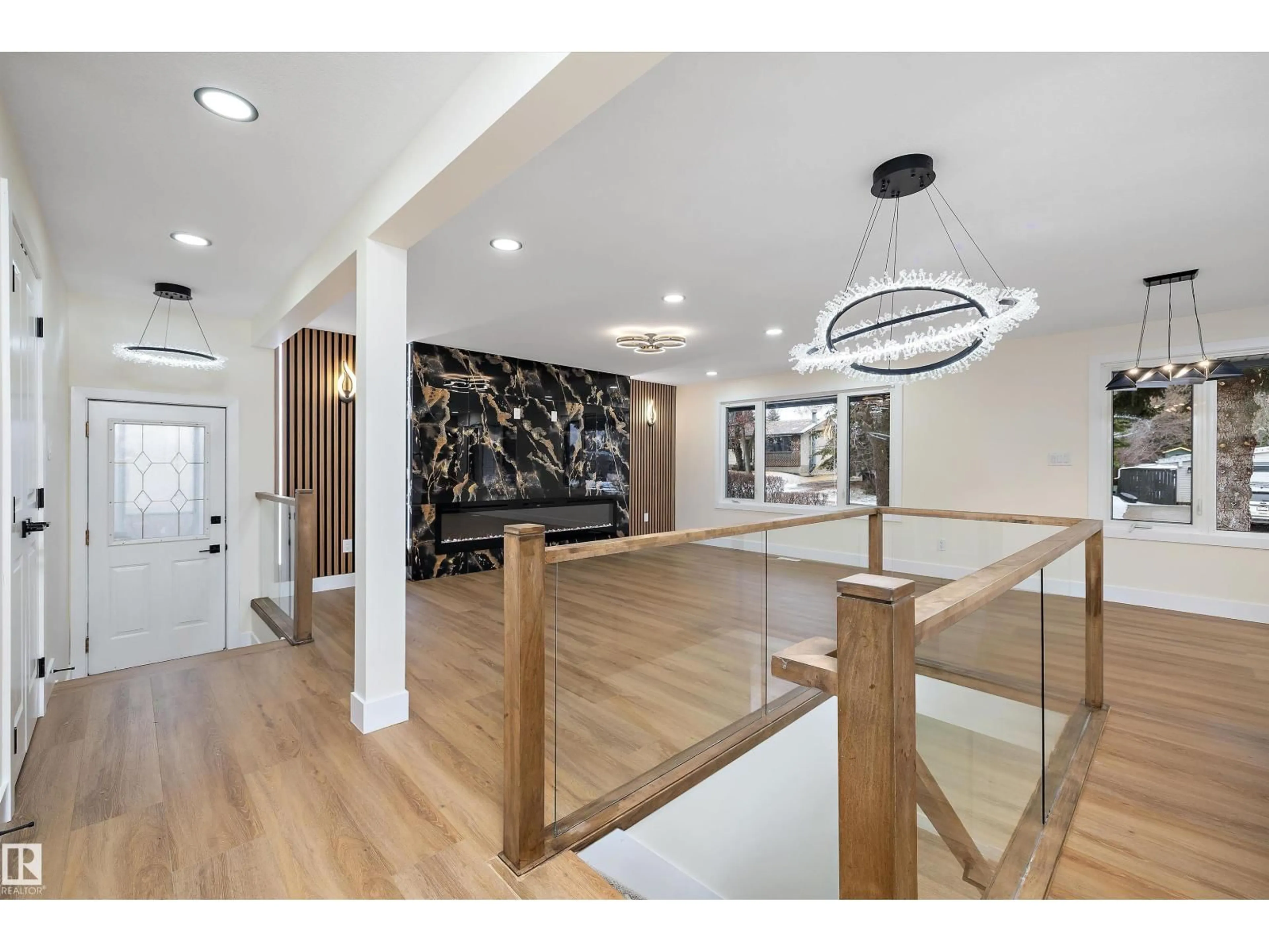 Indoor foyer for 131 GARLAND CR, Sherwood Park Alberta T8A2R1