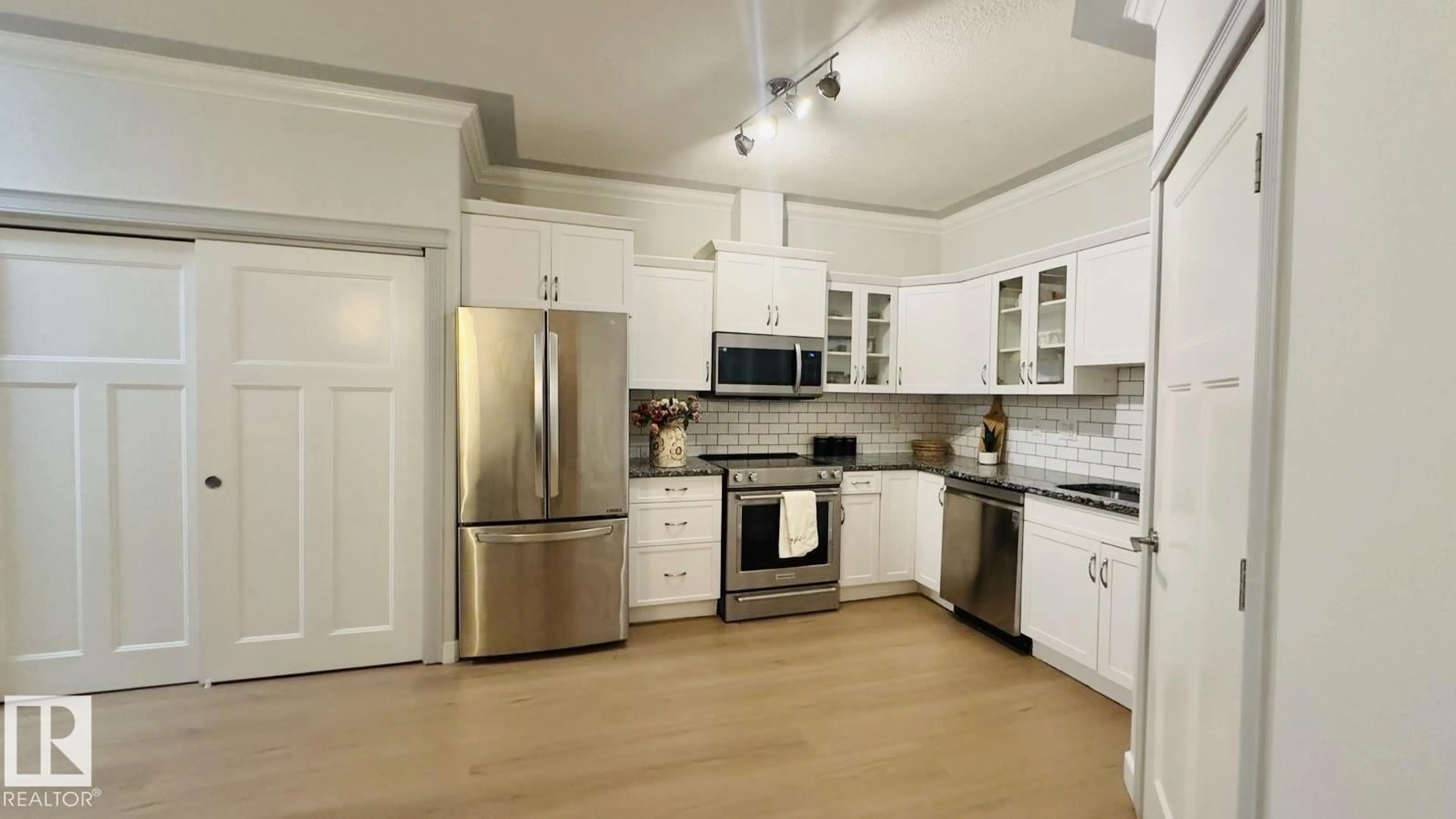 Standard kitchen, unknown for #113 - 16235 51 ST, Edmonton Alberta T5Y0V3