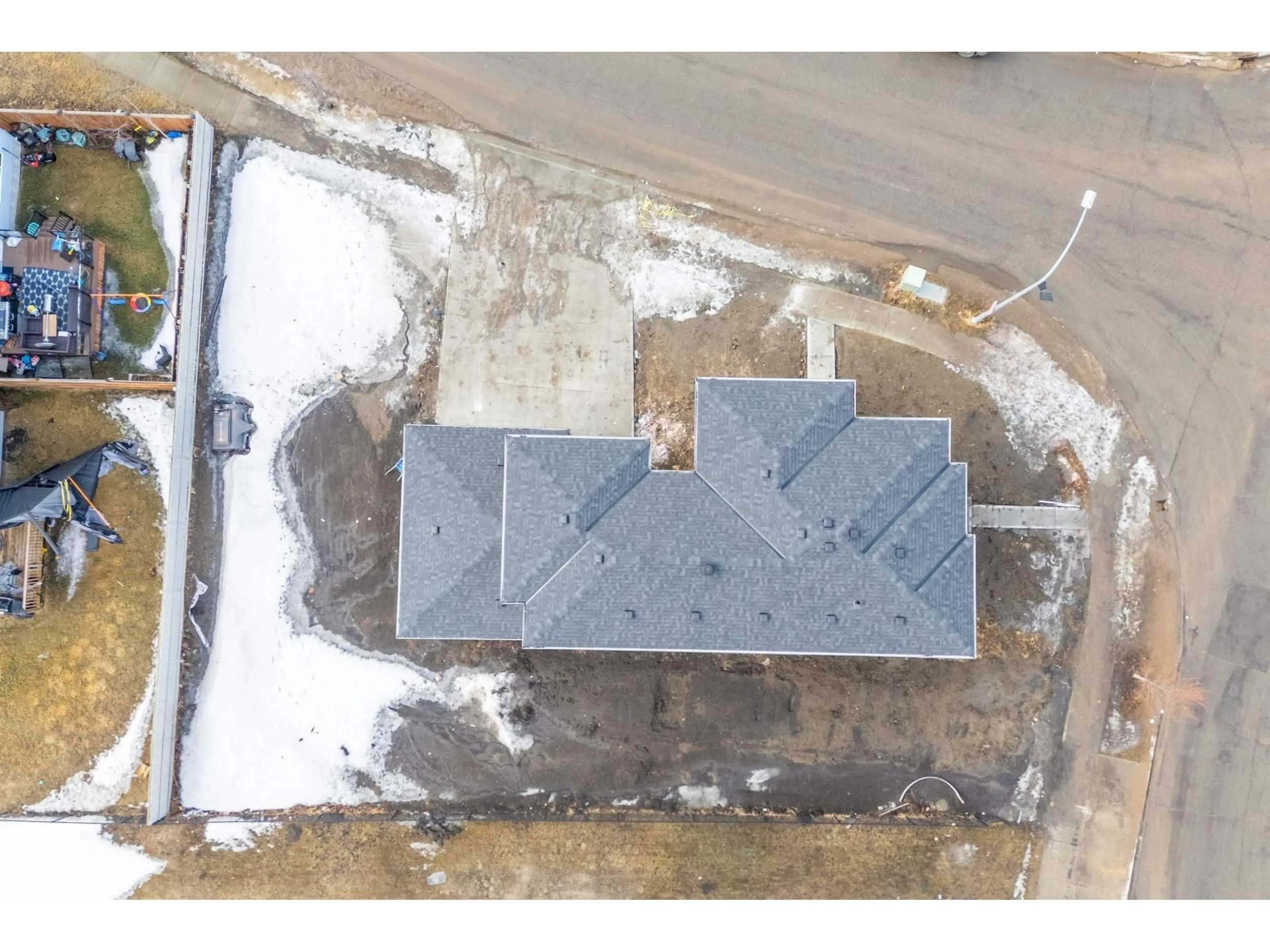 A pic from outside/outdoor area/front of a property/back of a property/a pic from drone, building for 292 FRASER WY, Edmonton Alberta T5Y6C4