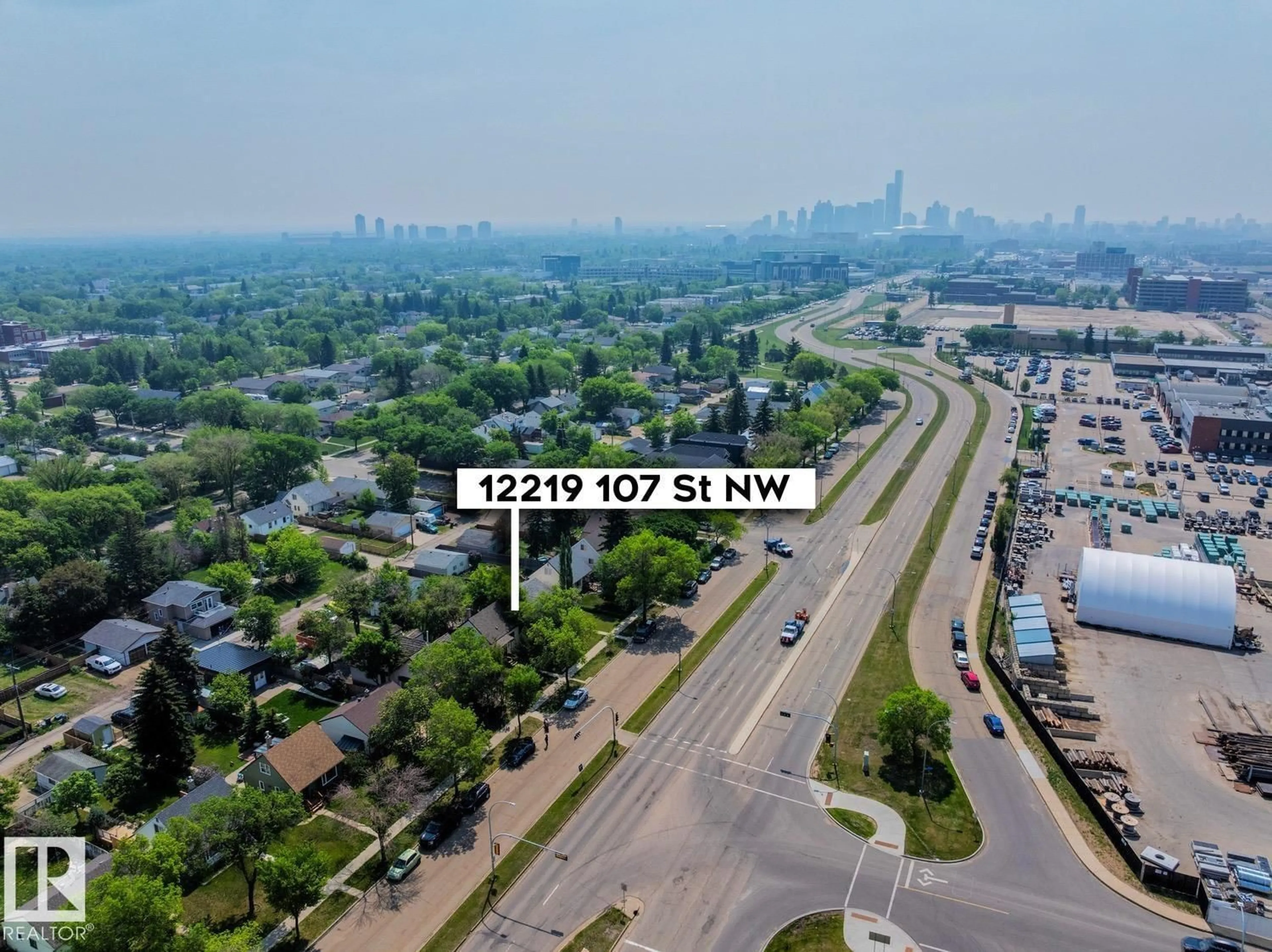 A pic from outside/outdoor area/front of a property/back of a property/a pic from drone, city buildings view from balcony for NW - 12219 107 ST, Edmonton Alberta T5G2S9
