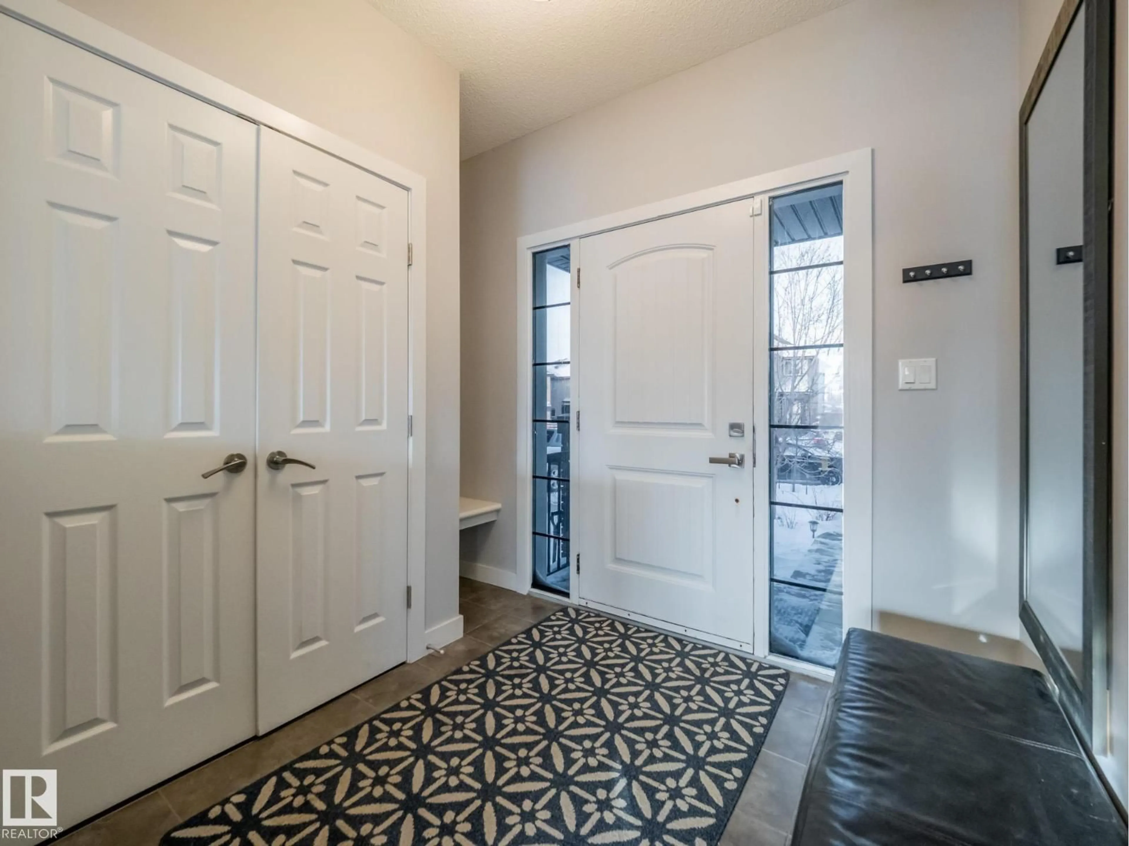 Indoor entryway for 4211 CHARLES CL, Edmonton Alberta T6W0Z5