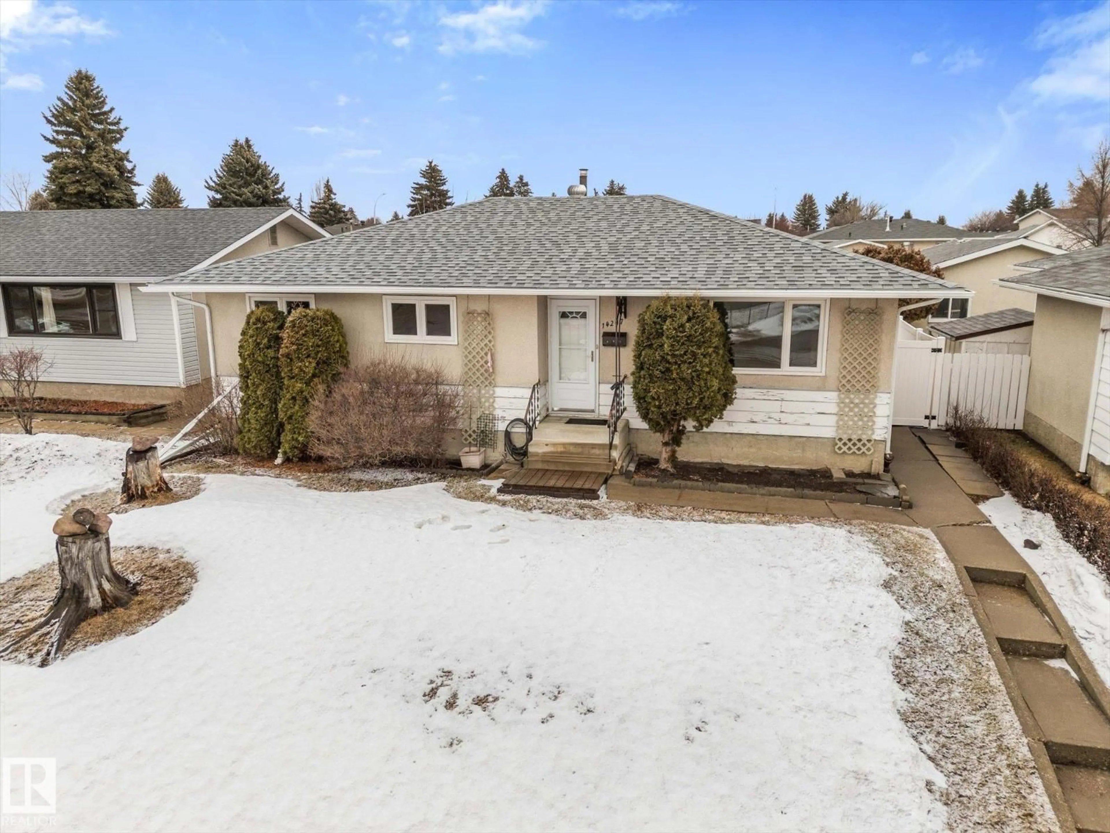 A pic from outside/outdoor area/front of a property/back of a property/a pic from drone, street for NW - 14207 74 ST, Edmonton Alberta T5C0Y1