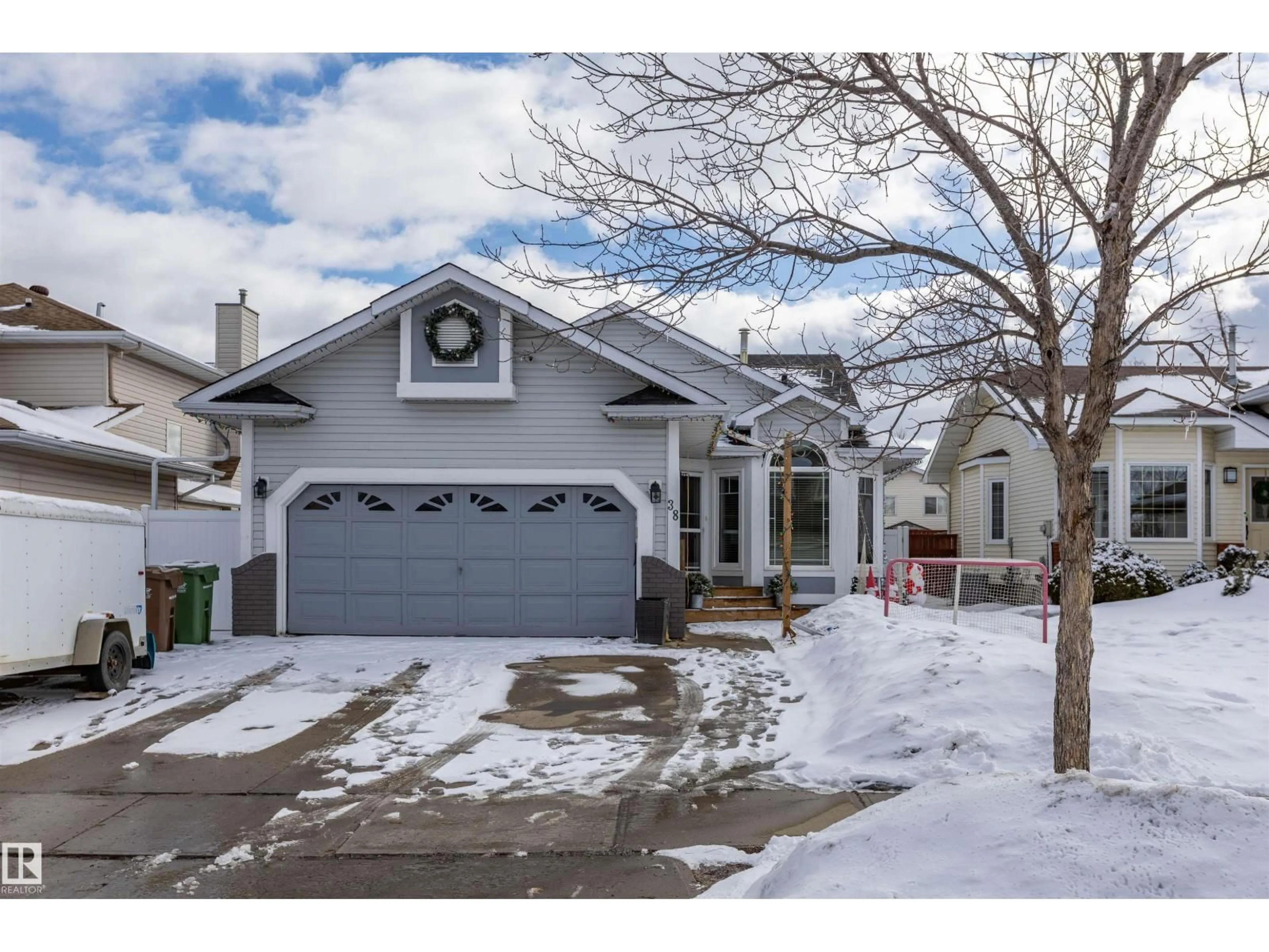 Home with vinyl exterior material, street for 38 DESMARAIS CR, St. Albert Alberta T8N5Y7