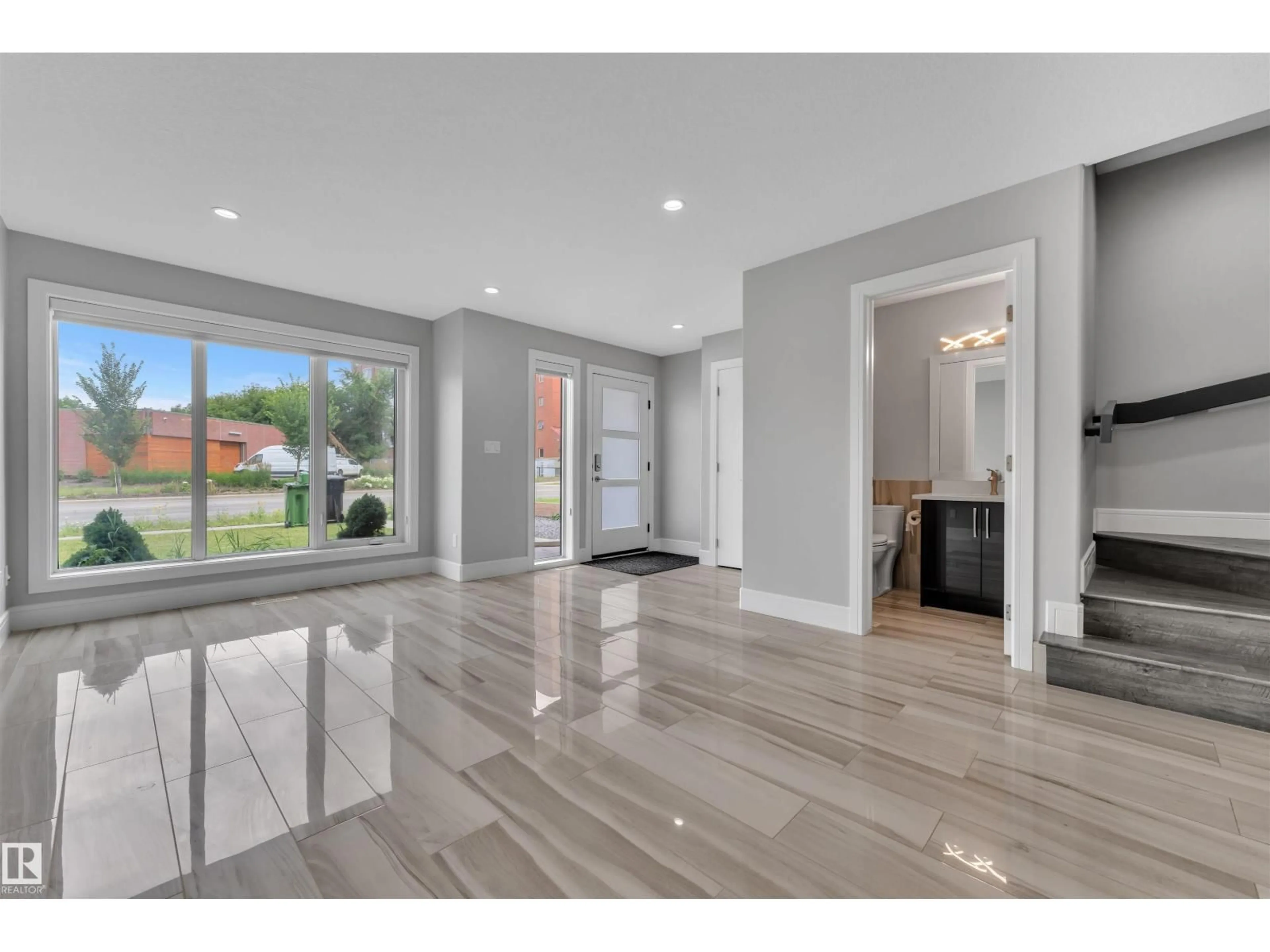 Indoor entryway for 9327 CONNORS RD, Edmonton Alberta T6C4B9