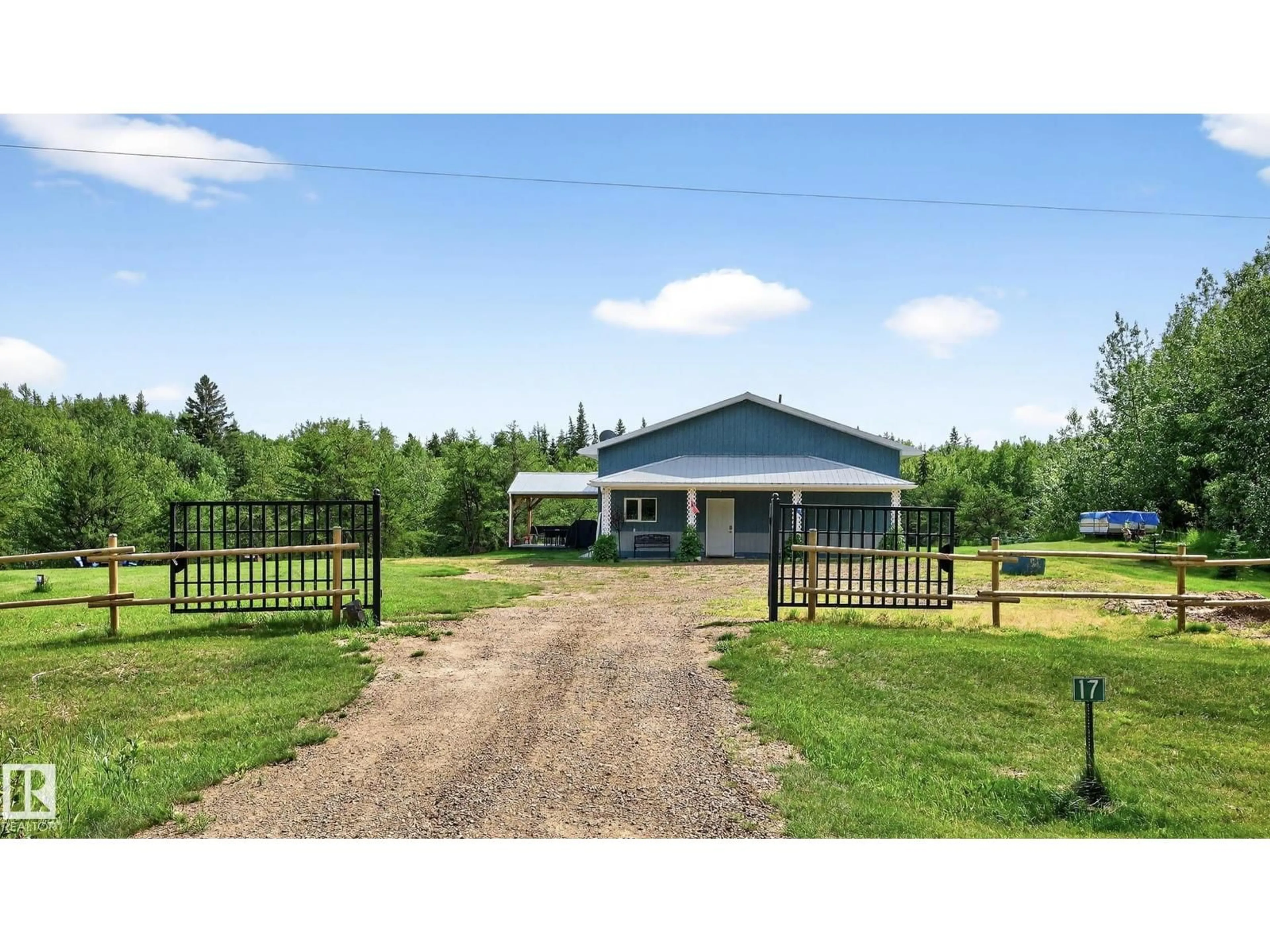 A pic from outside/outdoor area/front of a property/back of a property/a pic from drone, unknown for 61112 HIGHWAY 855, Rural Smoky Lake County Alberta T0A3C0