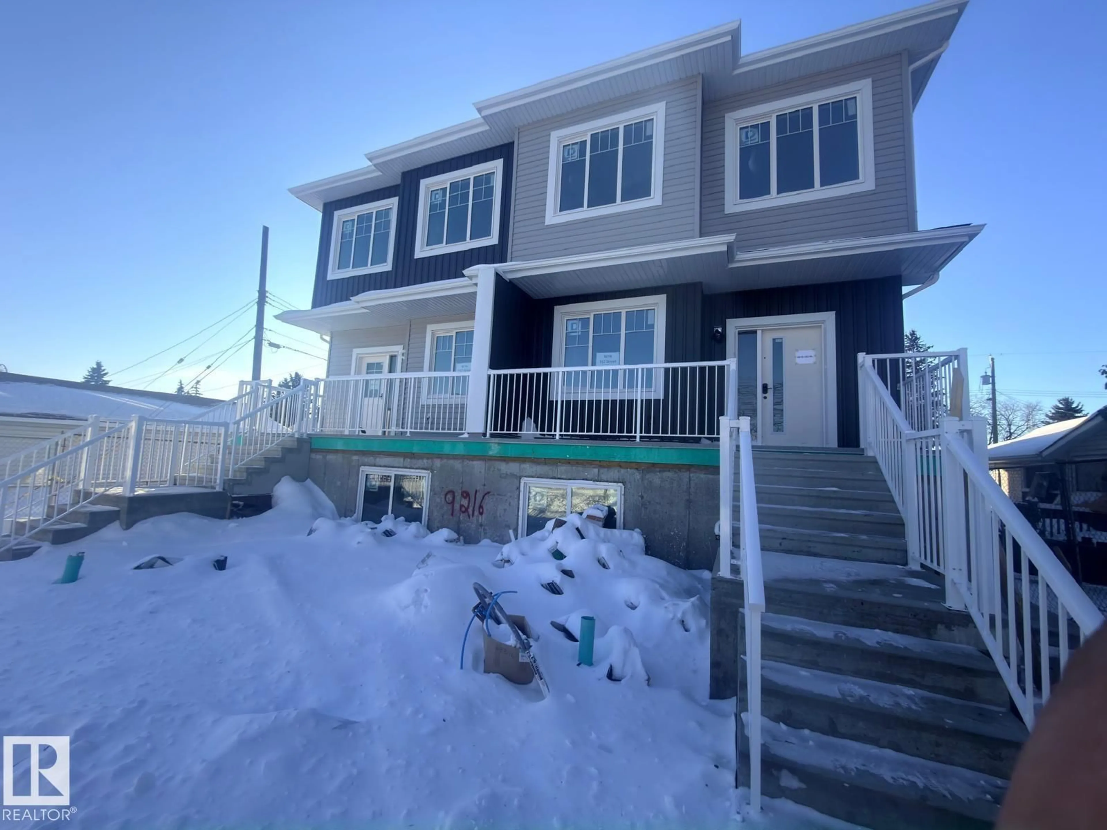 Home with vinyl exterior material, unknown for NW - 9214 152 ST, Edmonton Alberta T5R1M7