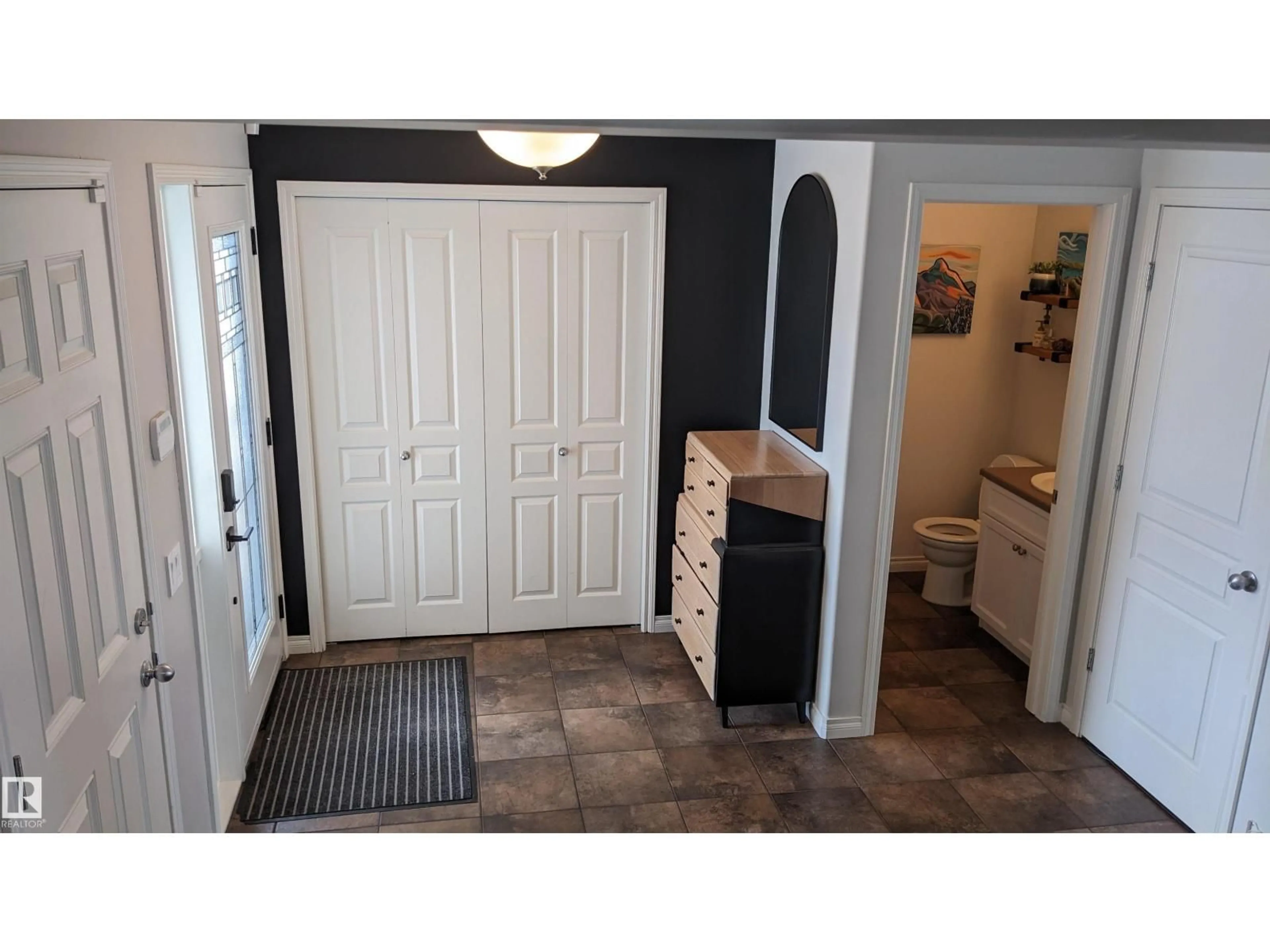 Indoor entryway for NW - 5112 159 AV, Edmonton Alberta T5Y0M4