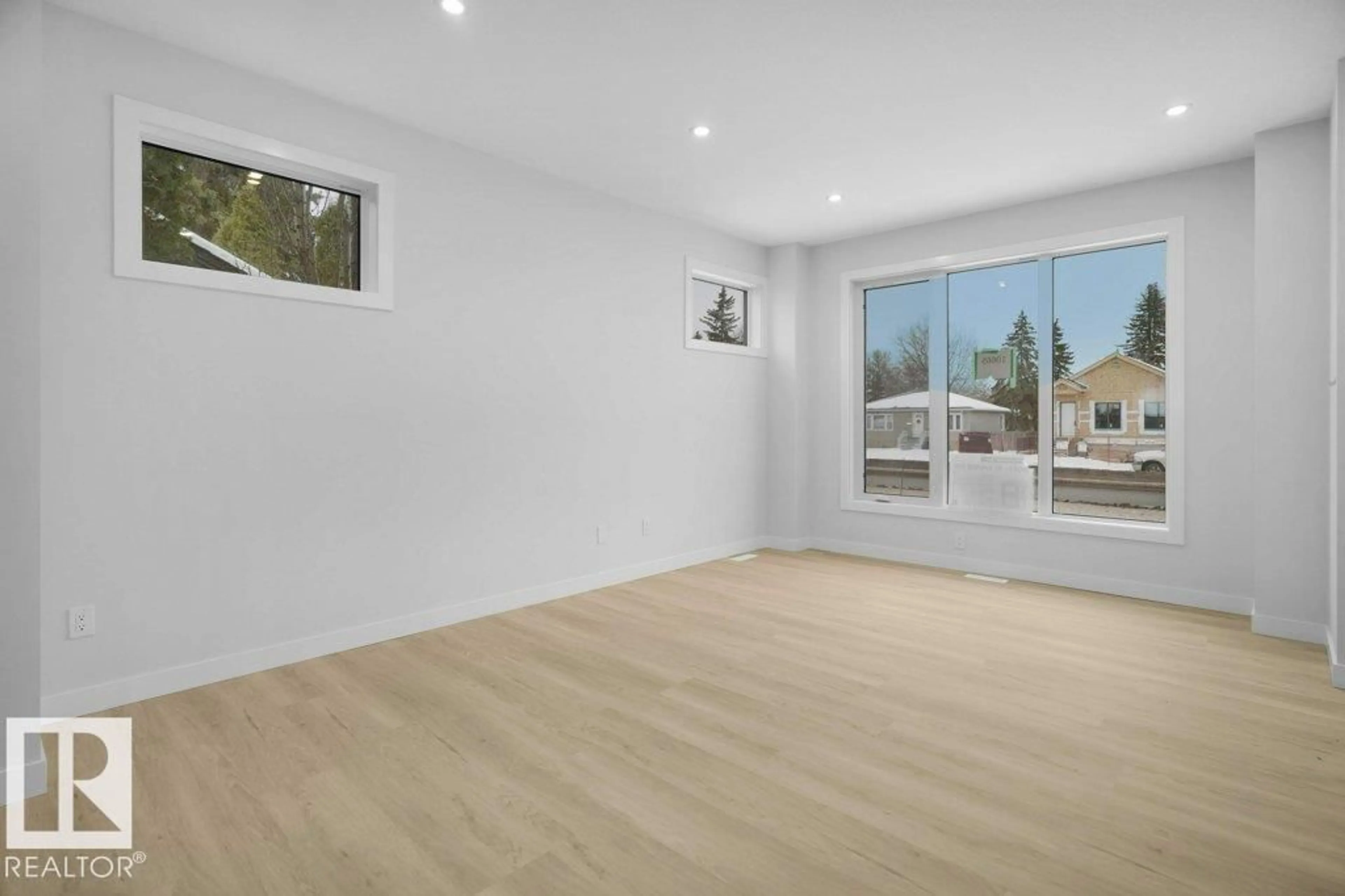 A pic of a room for 10663 61 AV, Edmonton Alberta T6H1L8