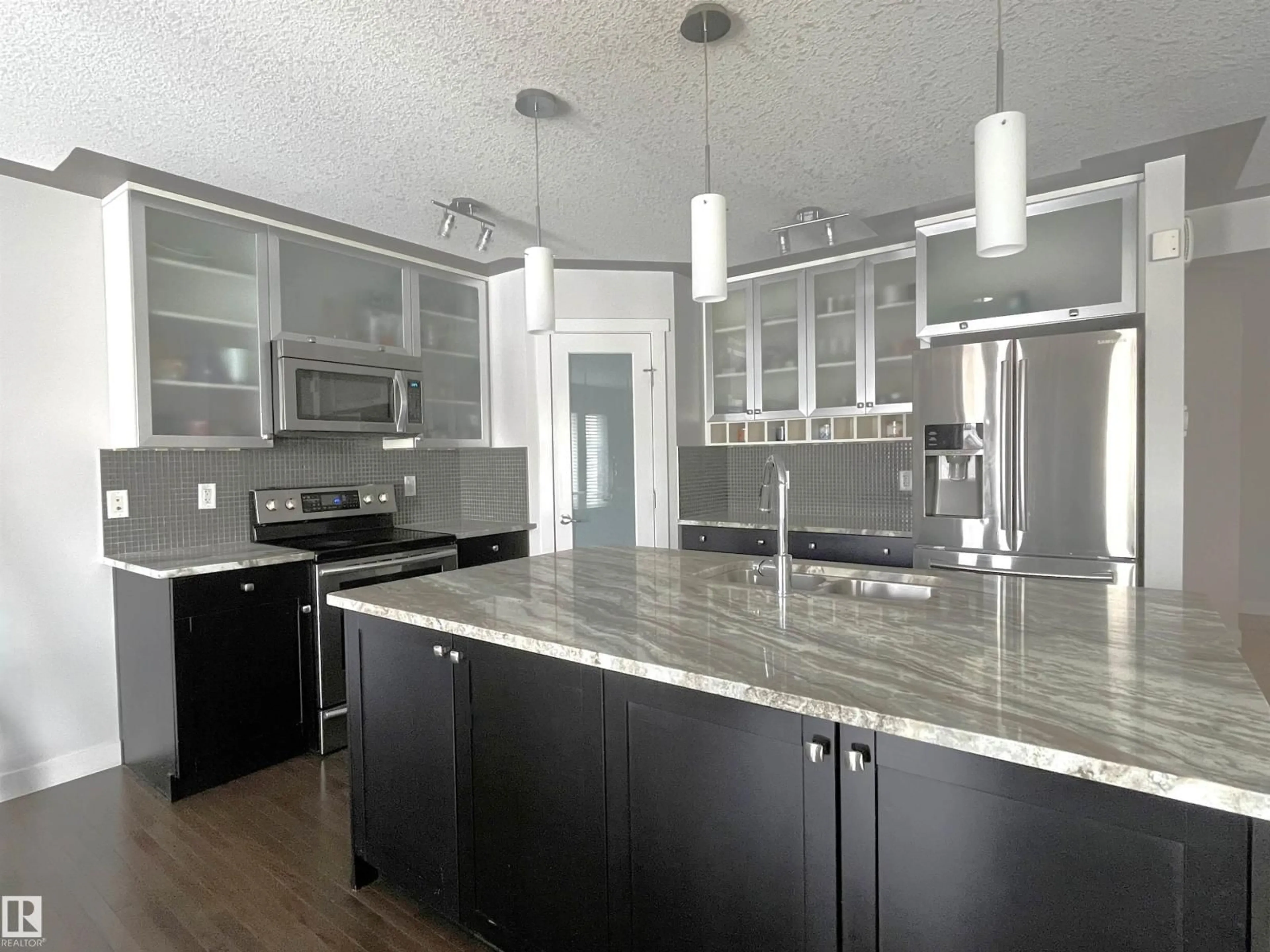 Contemporary kitchen, unknown for 3308 CUTLER CR, Edmonton Alberta T6W2N4