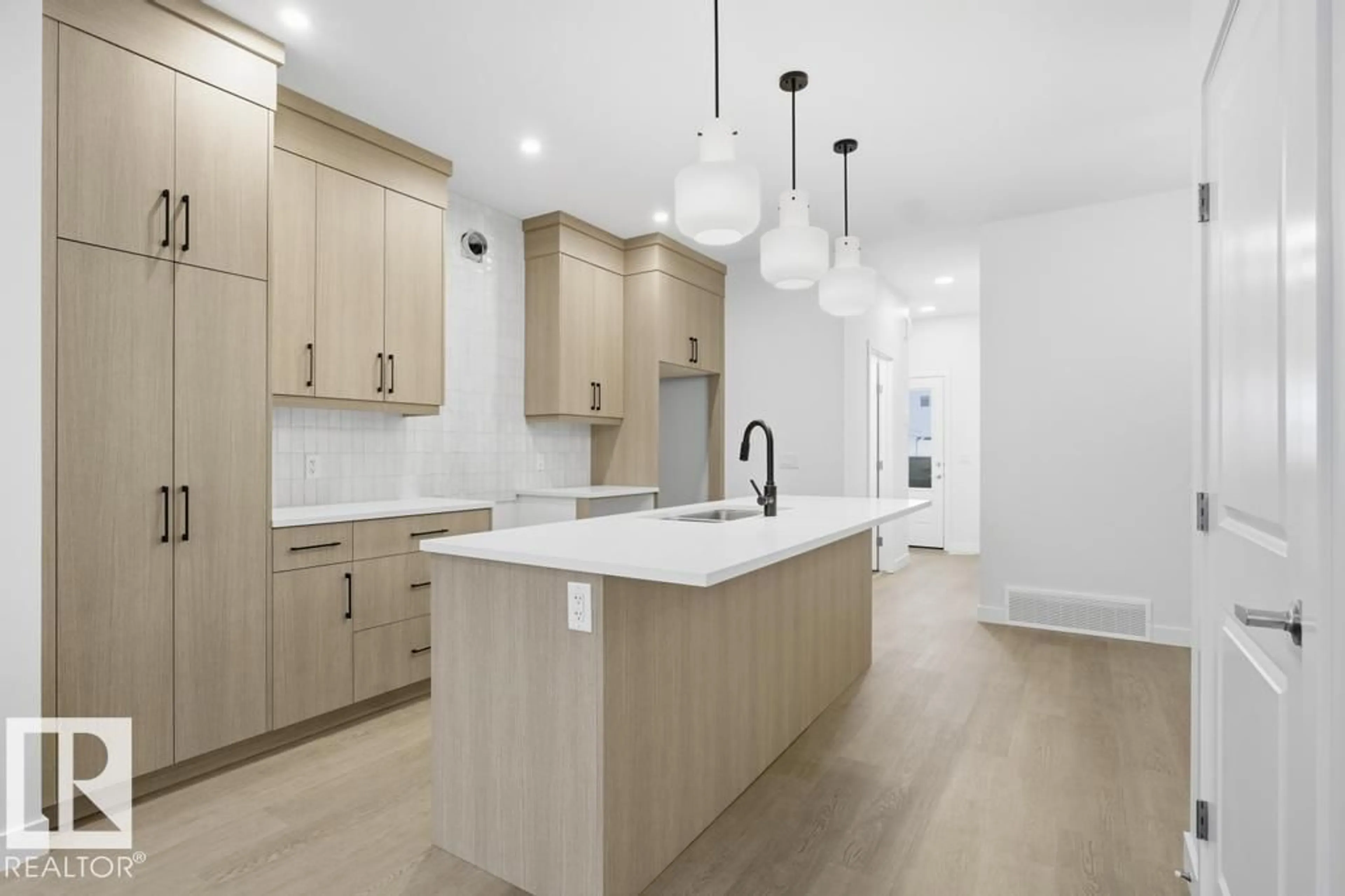 Open concept kitchen, unknown for 3763 ERLANGER DR, Edmonton Alberta T6M1R9