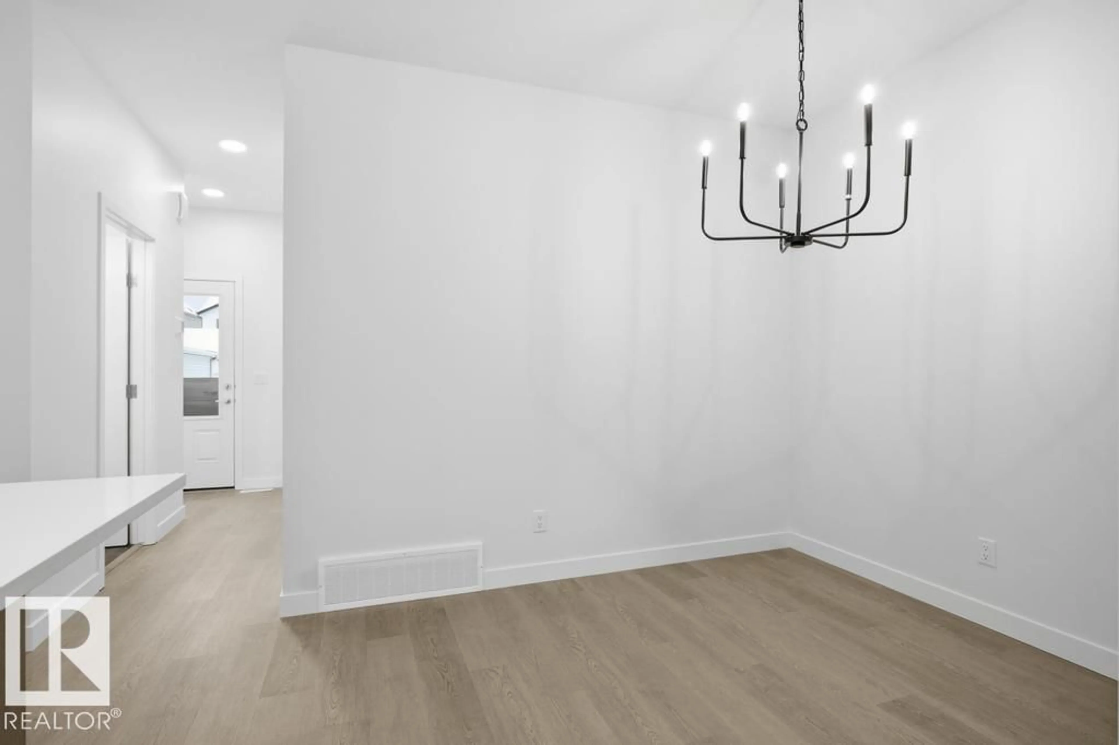 A pic of a room for 3763 ERLANGER DR, Edmonton Alberta T6M1R9