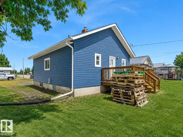 5222 50 ST, Willingdon 2