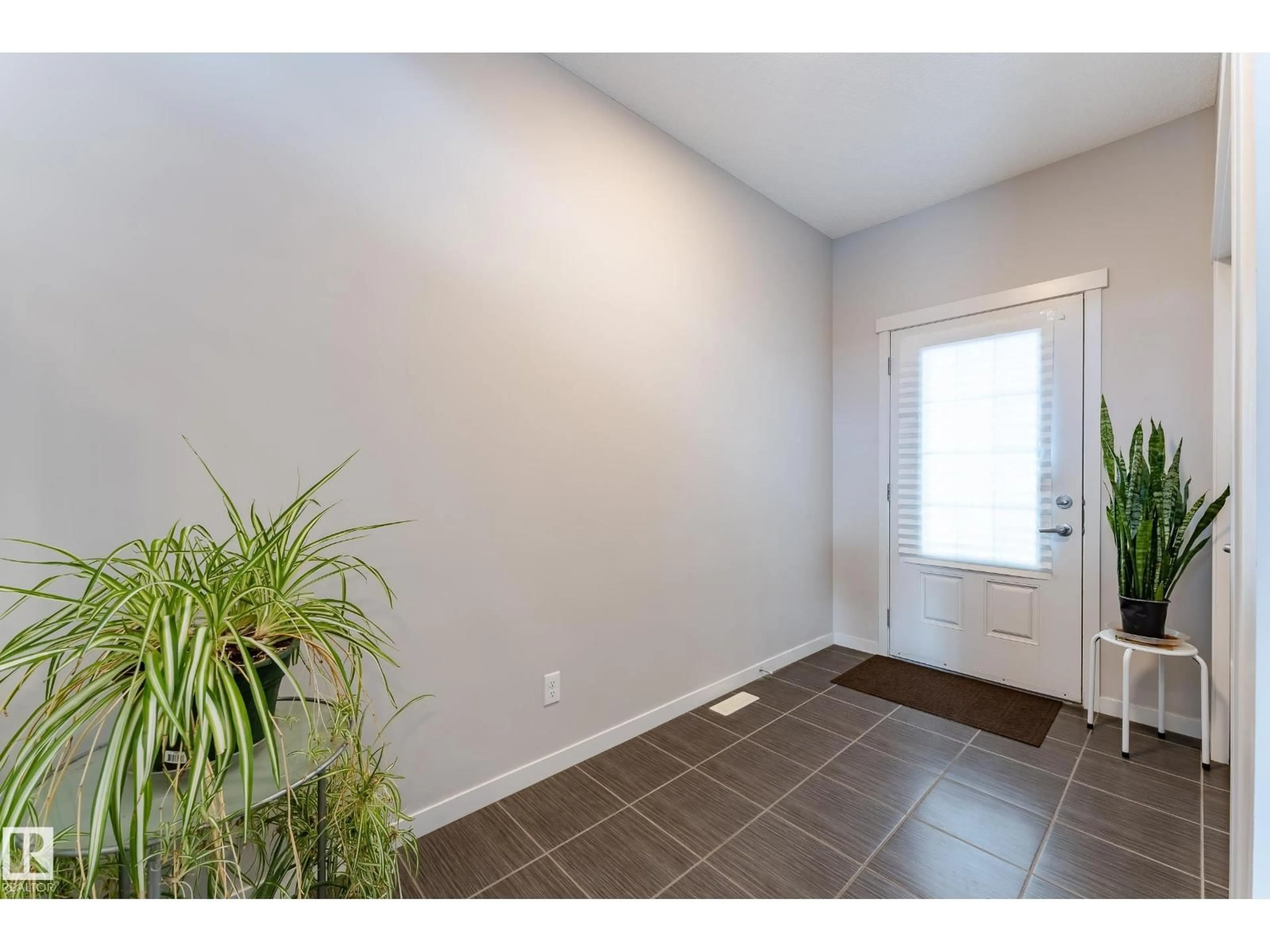 Indoor entryway for 3241 ABBOTT CRESCENT, Edmonton Alberta T6W2V3