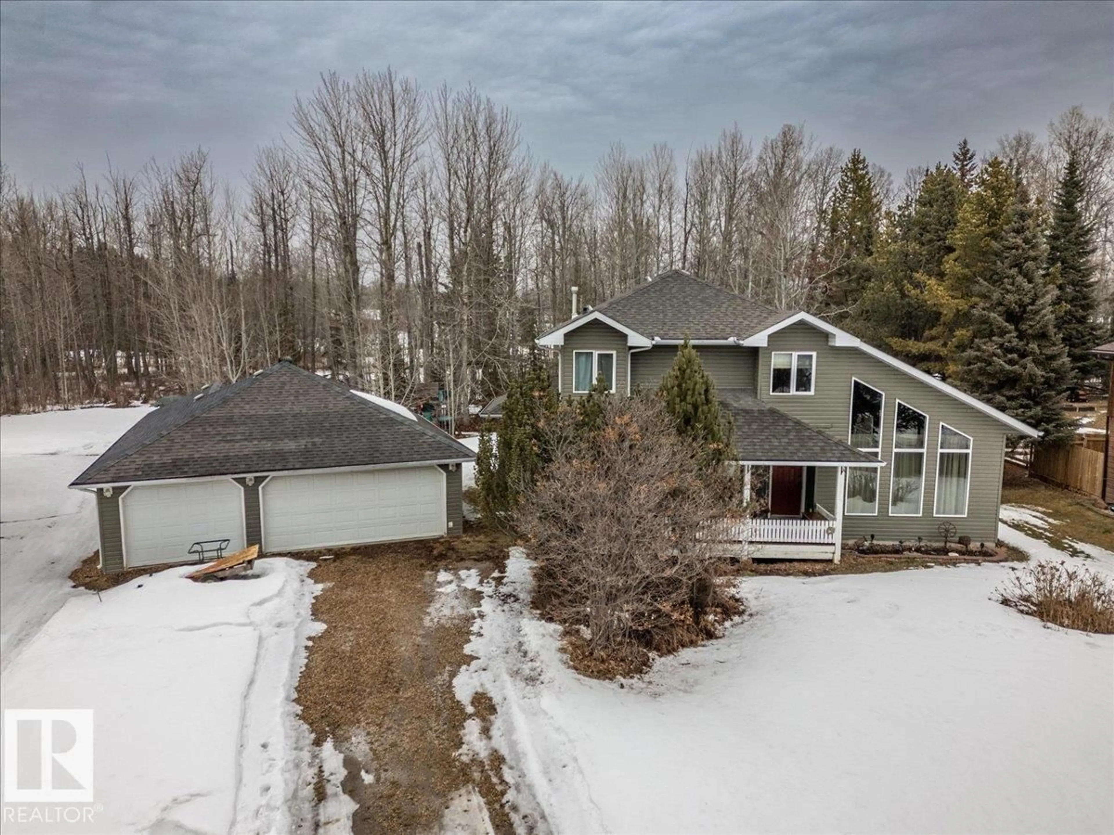 A pic from outside/outdoor area/front of a property/back of a property/a pic from drone, unknown for B - 20 GOLDEN CR, Rural Leduc County Alberta T0C2C0