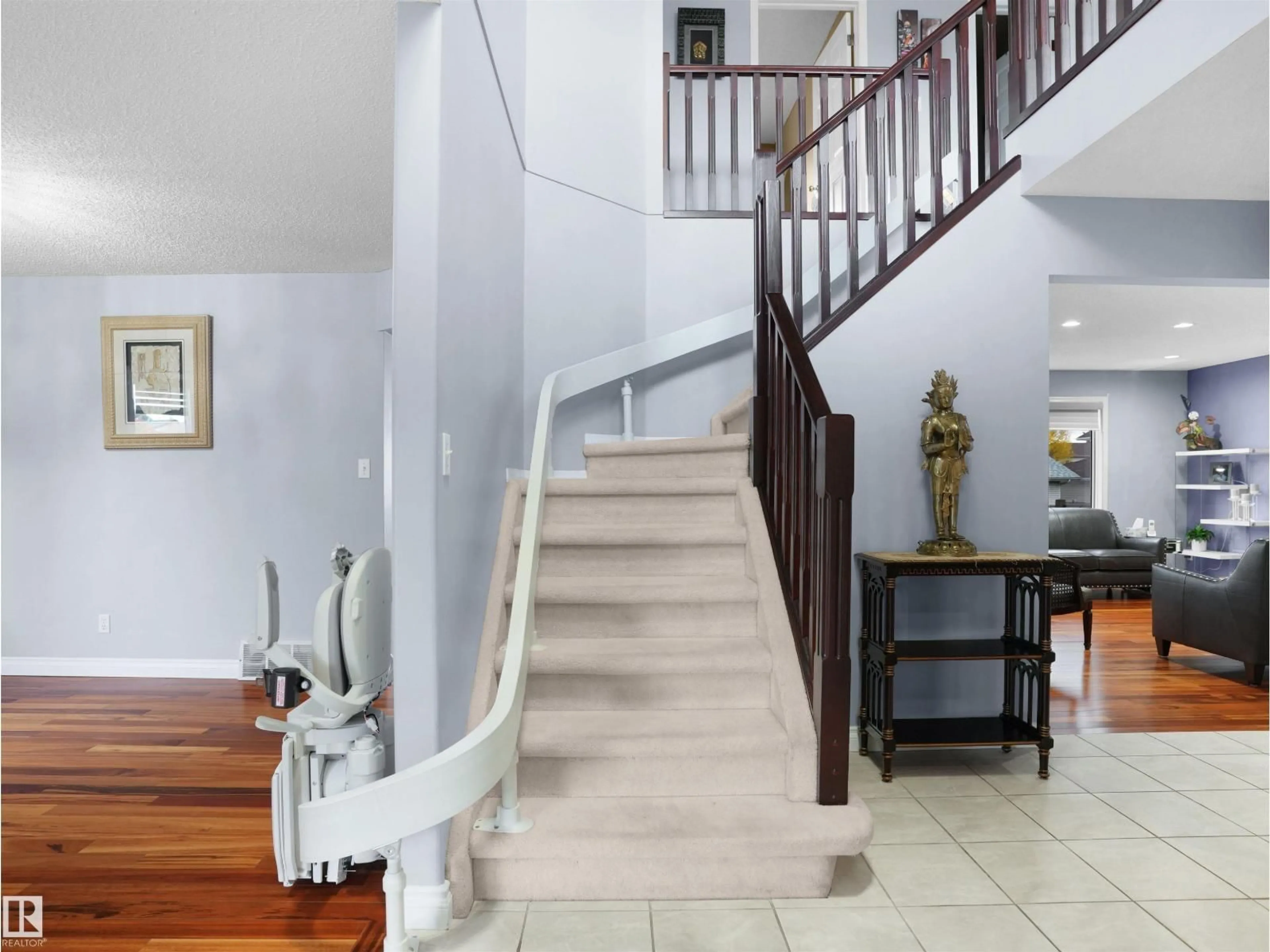 Indoor foyer for 3628 31 ST, Edmonton Alberta T5T1J8