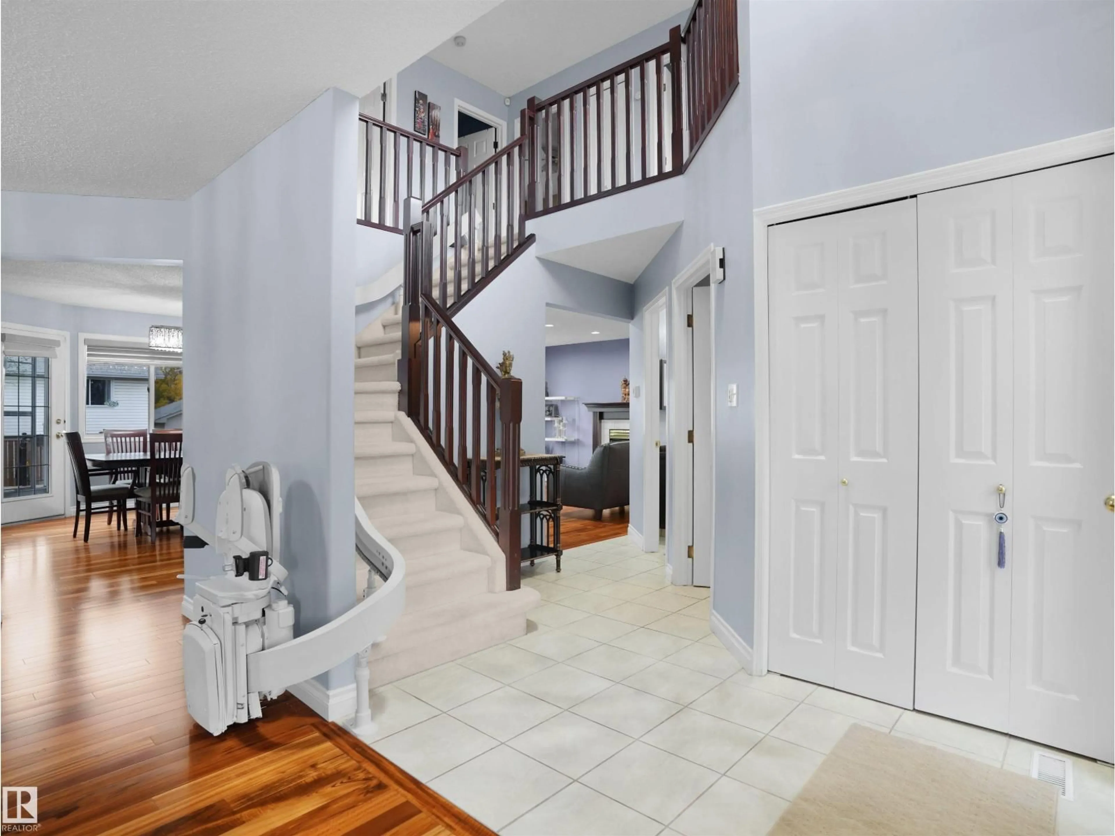 Indoor foyer for 3628 31 ST, Edmonton Alberta T5T1J8